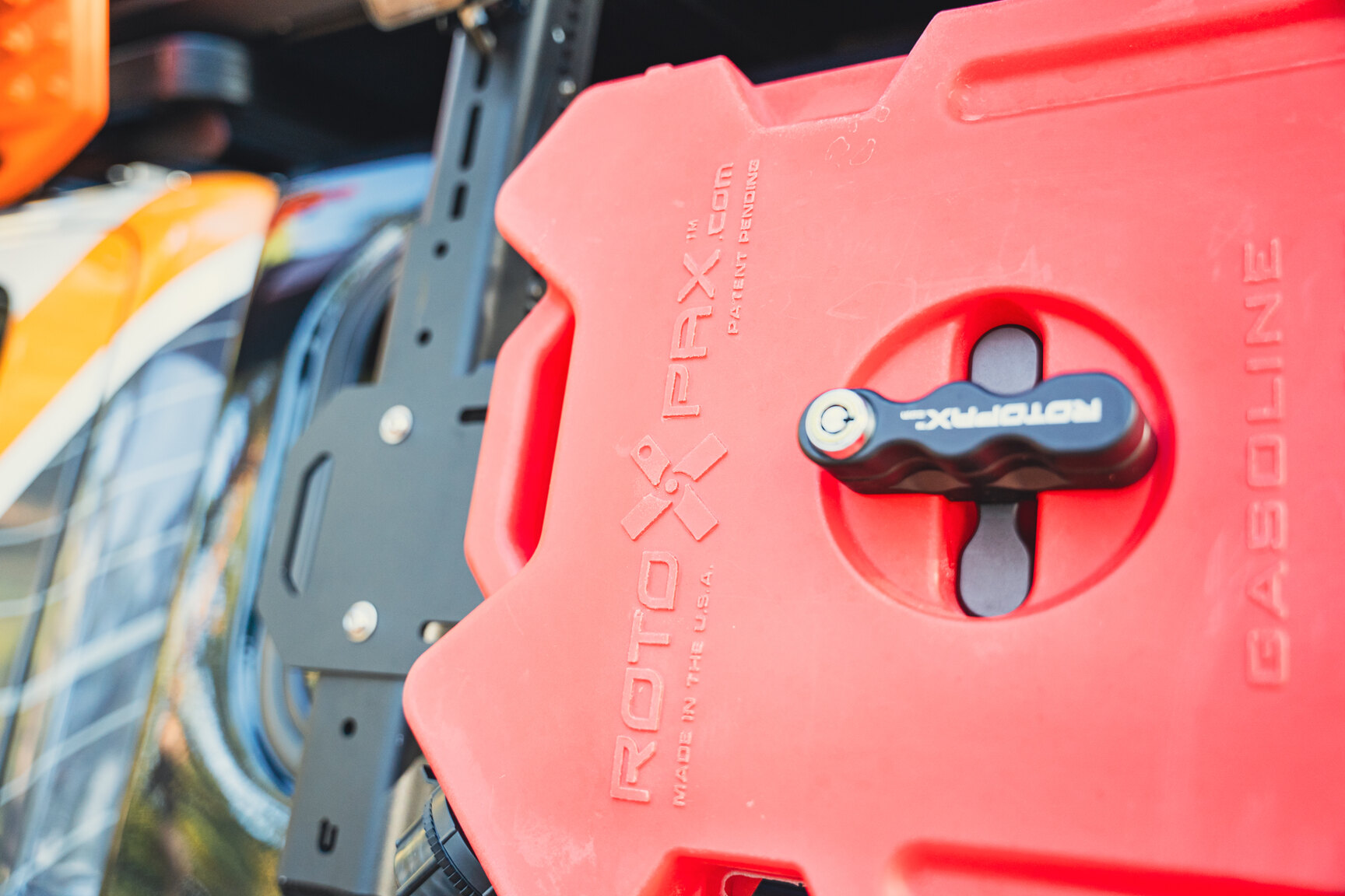 Exteriörbild på 2017 Dodge Ram 1500 AEV (144)