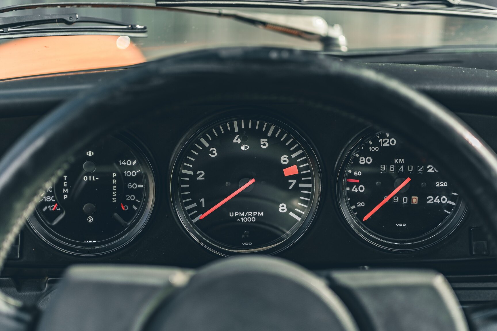 Interior image of Porsche 911 Carrera (13)