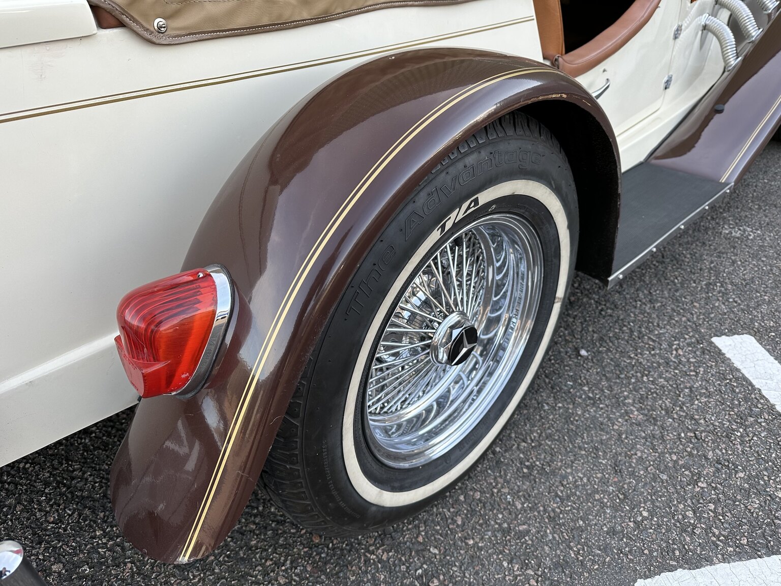 Exteriörbild på 1971 MB Gazelle