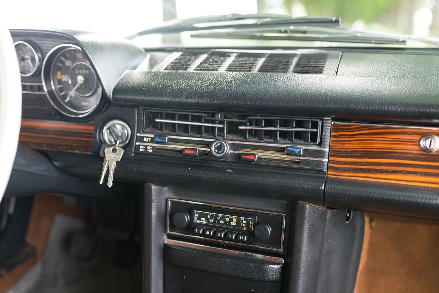 Innenraumfoto von 1971 Mercedes 250 C