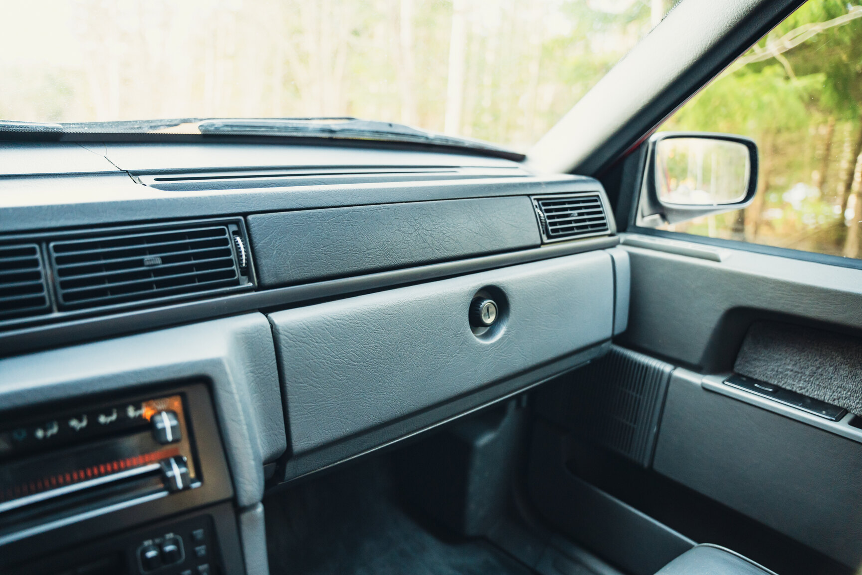 Innenraumfoto von 1990 VOLVO 740 Turbo