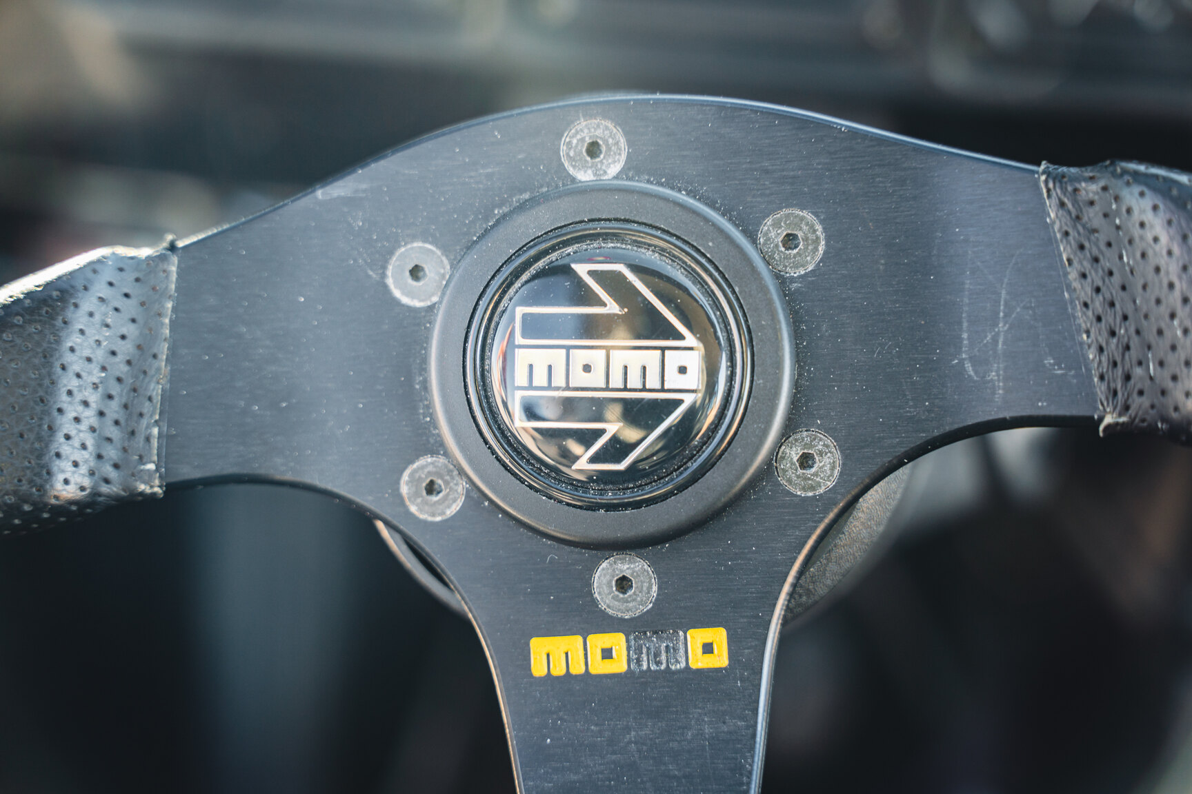 Interior image of 1985 Alfa Romeo GTV 6 2.5 (15)