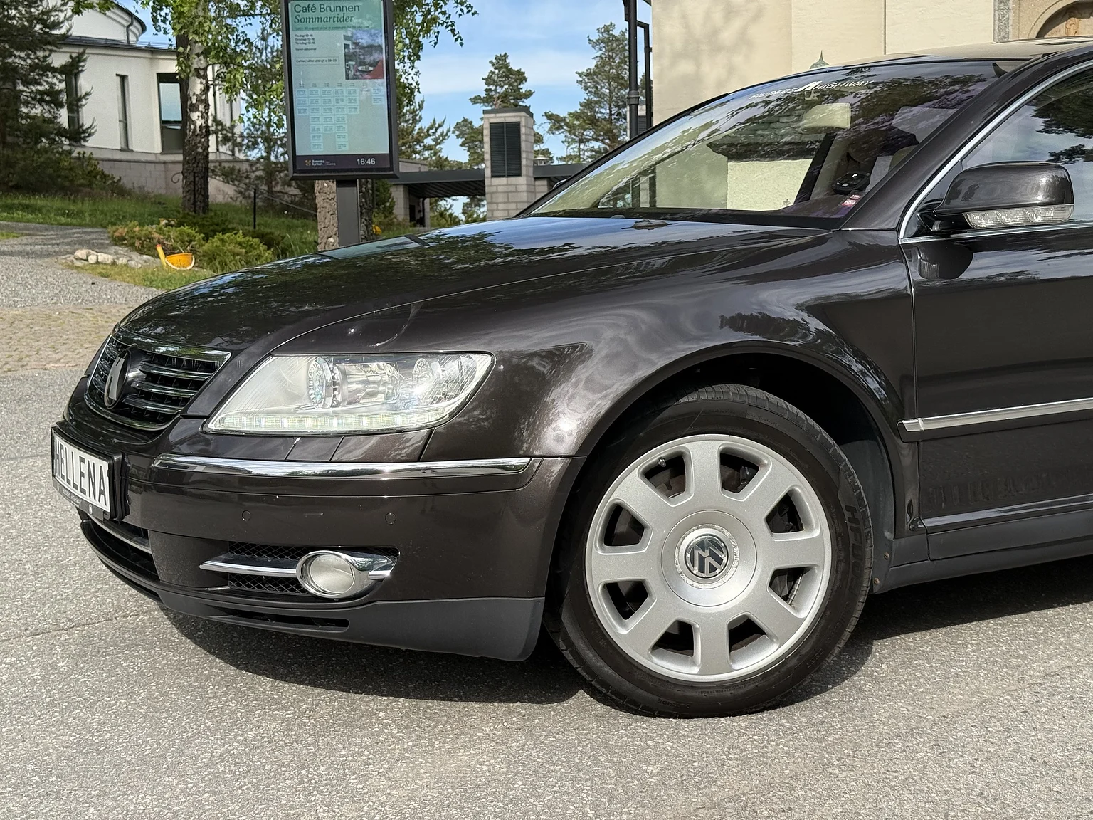 Exteriörbild på 2009 Volkswagen Phaeton W12 LWB Executive (29)