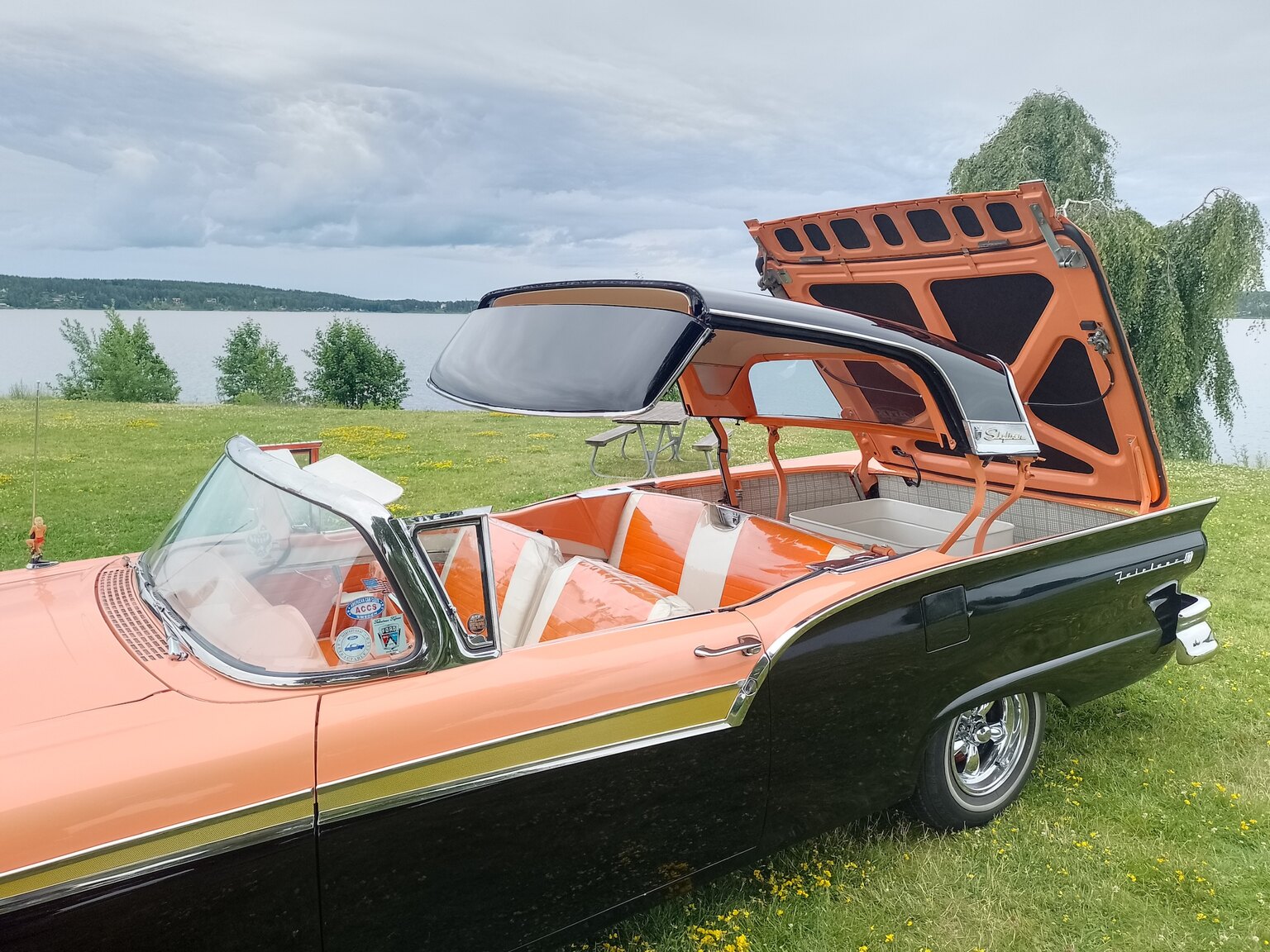 Aussenfoto 1957 Ford Fairlane 500 Skyliner Retract