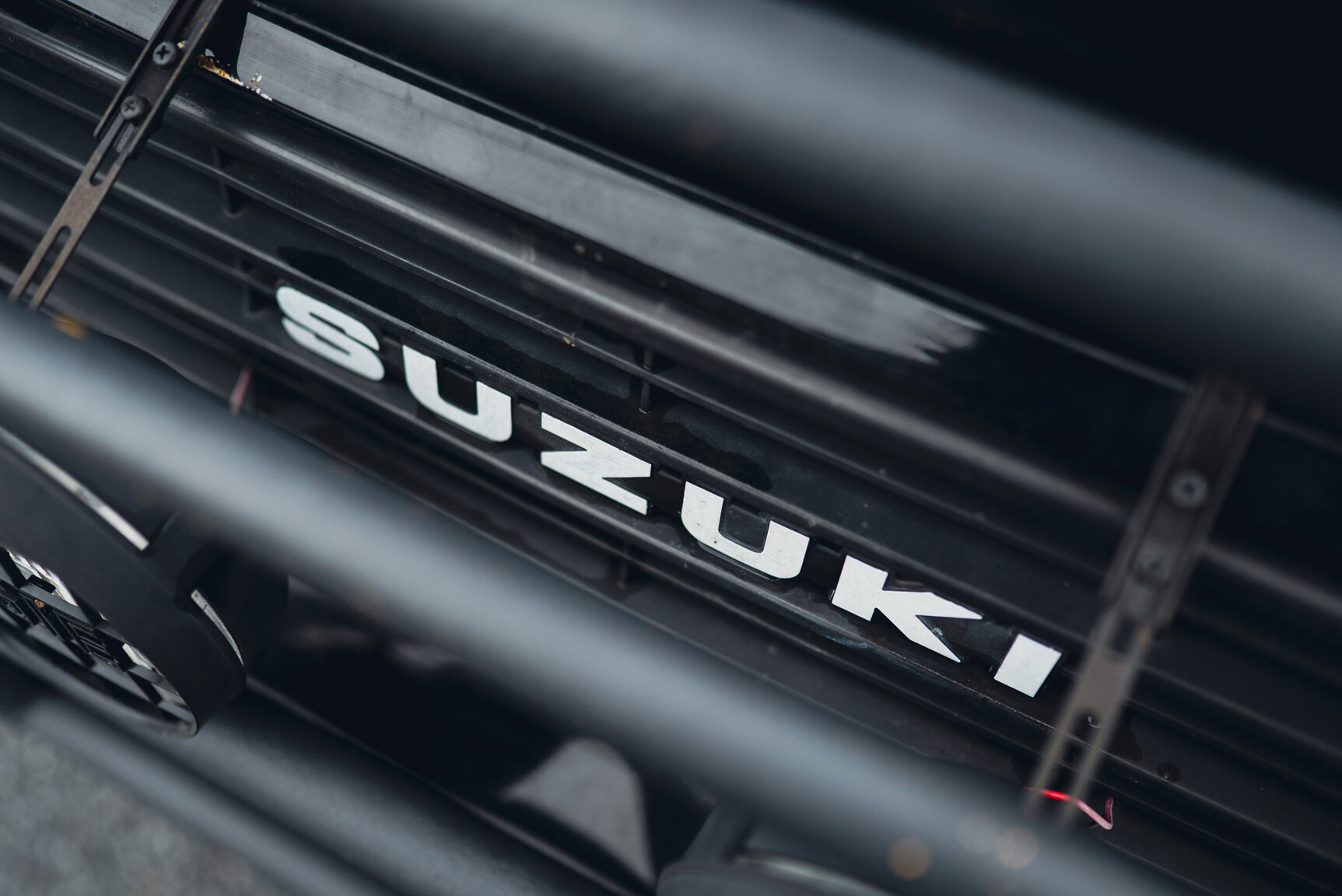 Exteriörbild på 1987 SUZUKI SJ 413 W Samurai 