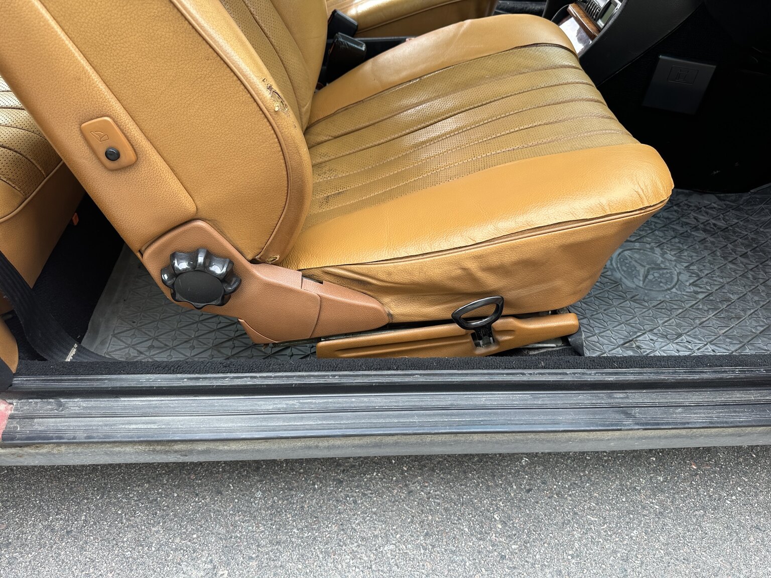 Interiörbild 1977 Mercedes-Benz 280 CE