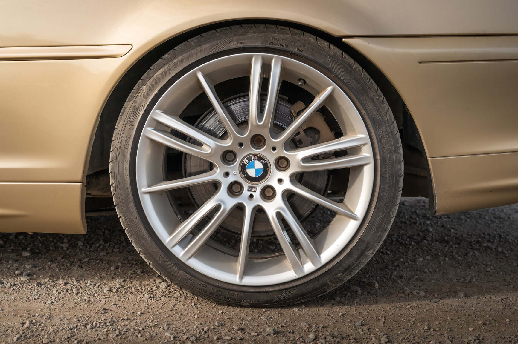 Exteriörbild på 2001 BMW 330Ci