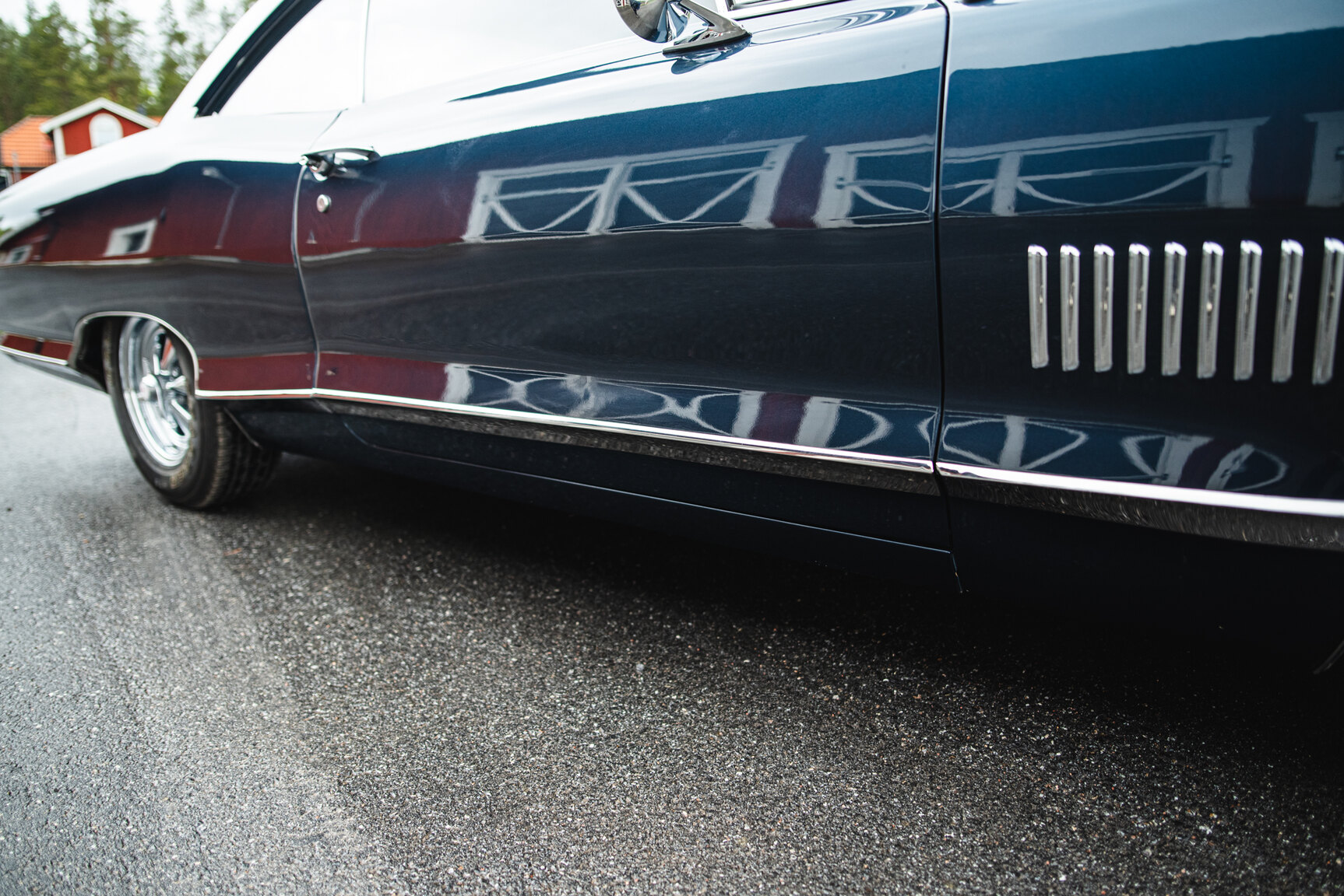 Exterior image of 1965 Pontiac Catalina 421 Tripower-Pack 2+2