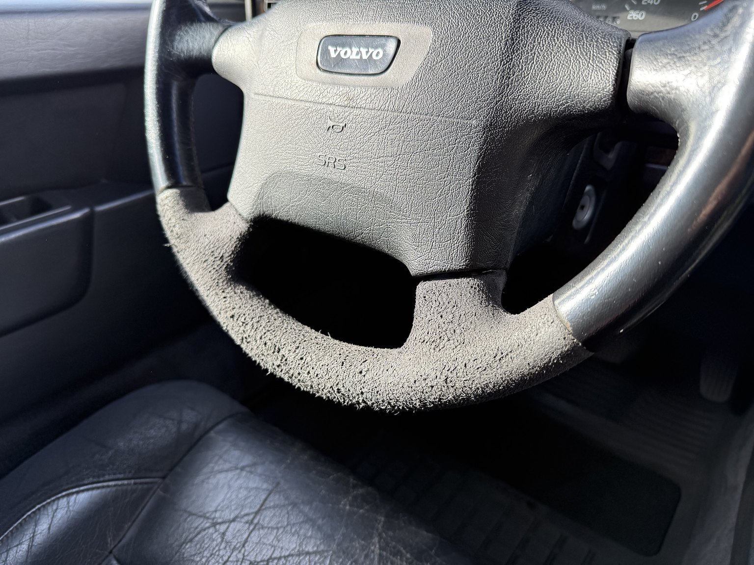 Interior image of 1995 VOLVO 855 T5R T-5R