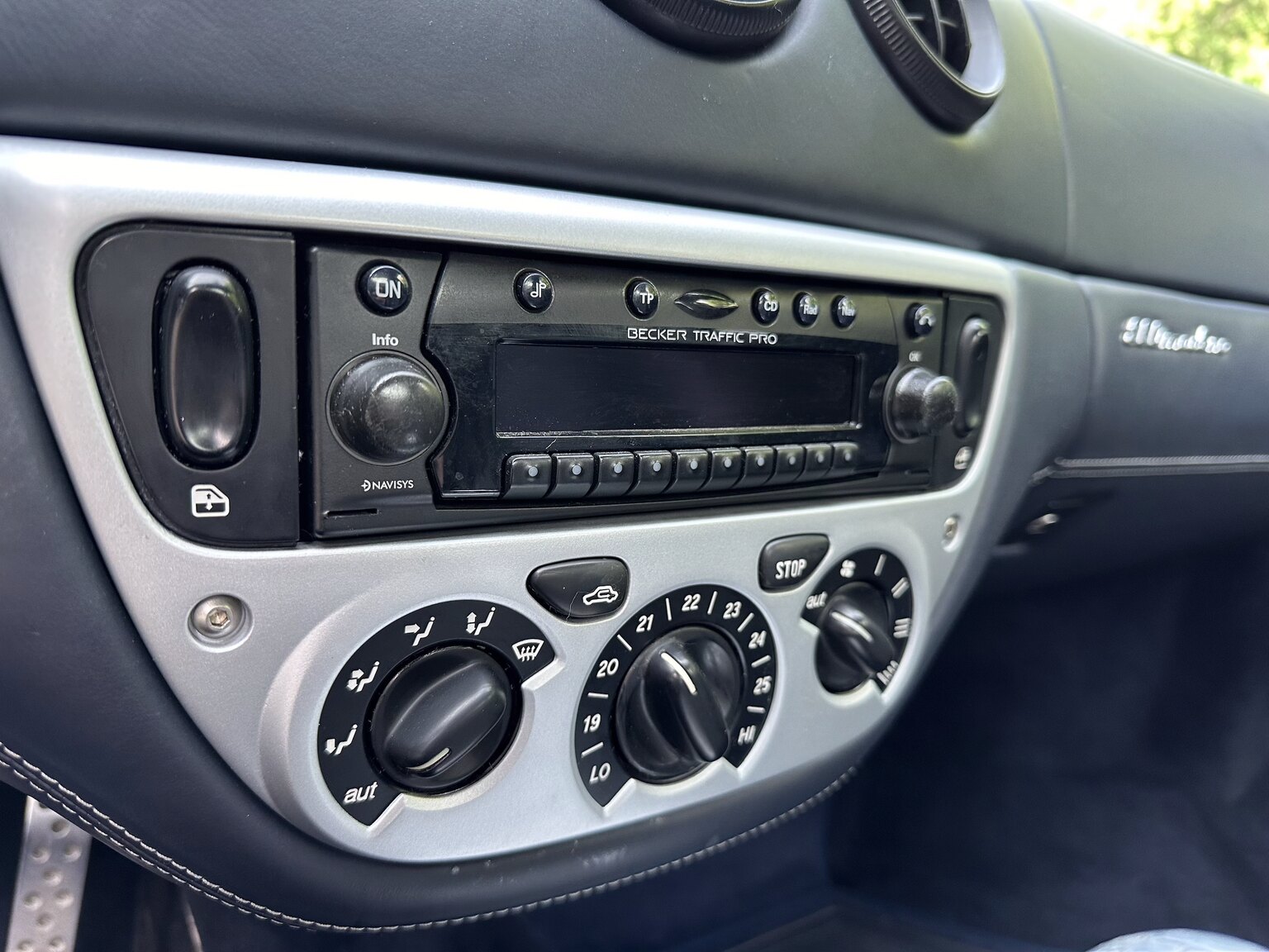 Interior image of 2001 Ferrari 360 Modena V8 Manual (18)