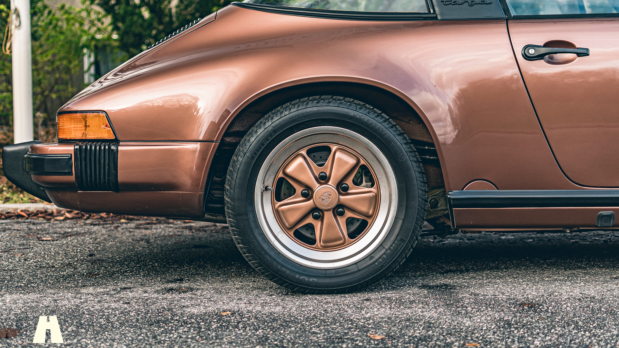 Exteriörbild på 1989 Porsche 911 Carrera 3.2 Targa (36)