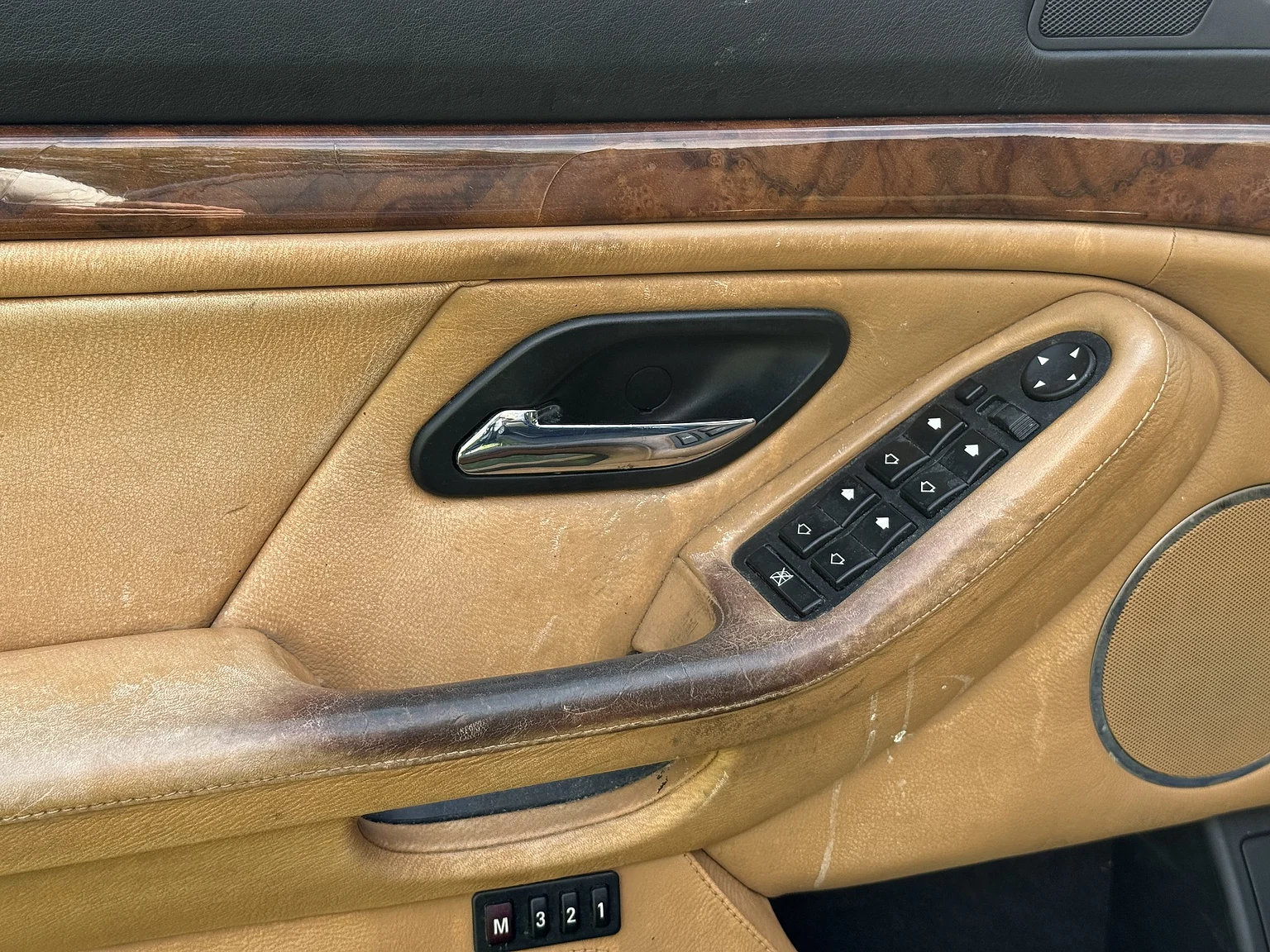 Interior image of 2001 BMW M5 E39 LCI (11)