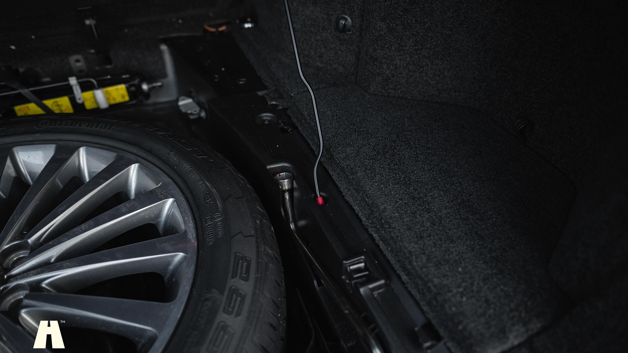 Interior image of 2012 Land Rover Range Rover Westminster TDV8 (L322)
