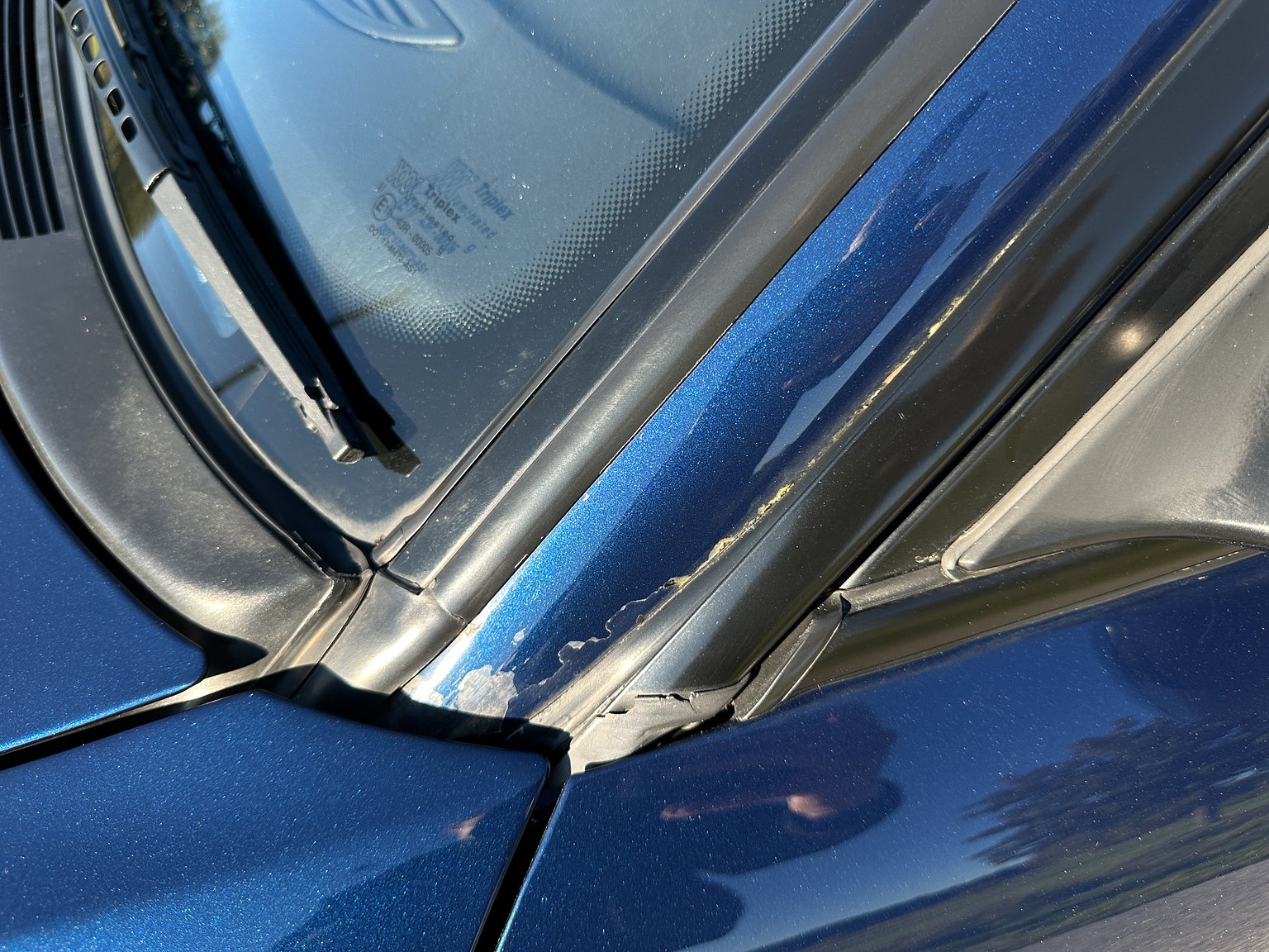 Exterior image of 2001 Jaguar XJR