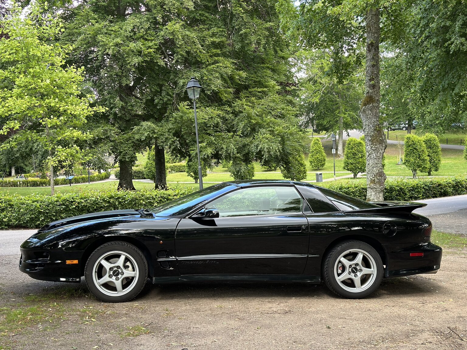 Exterior image of 2000 Pontiac TransAm Firebird (6)
