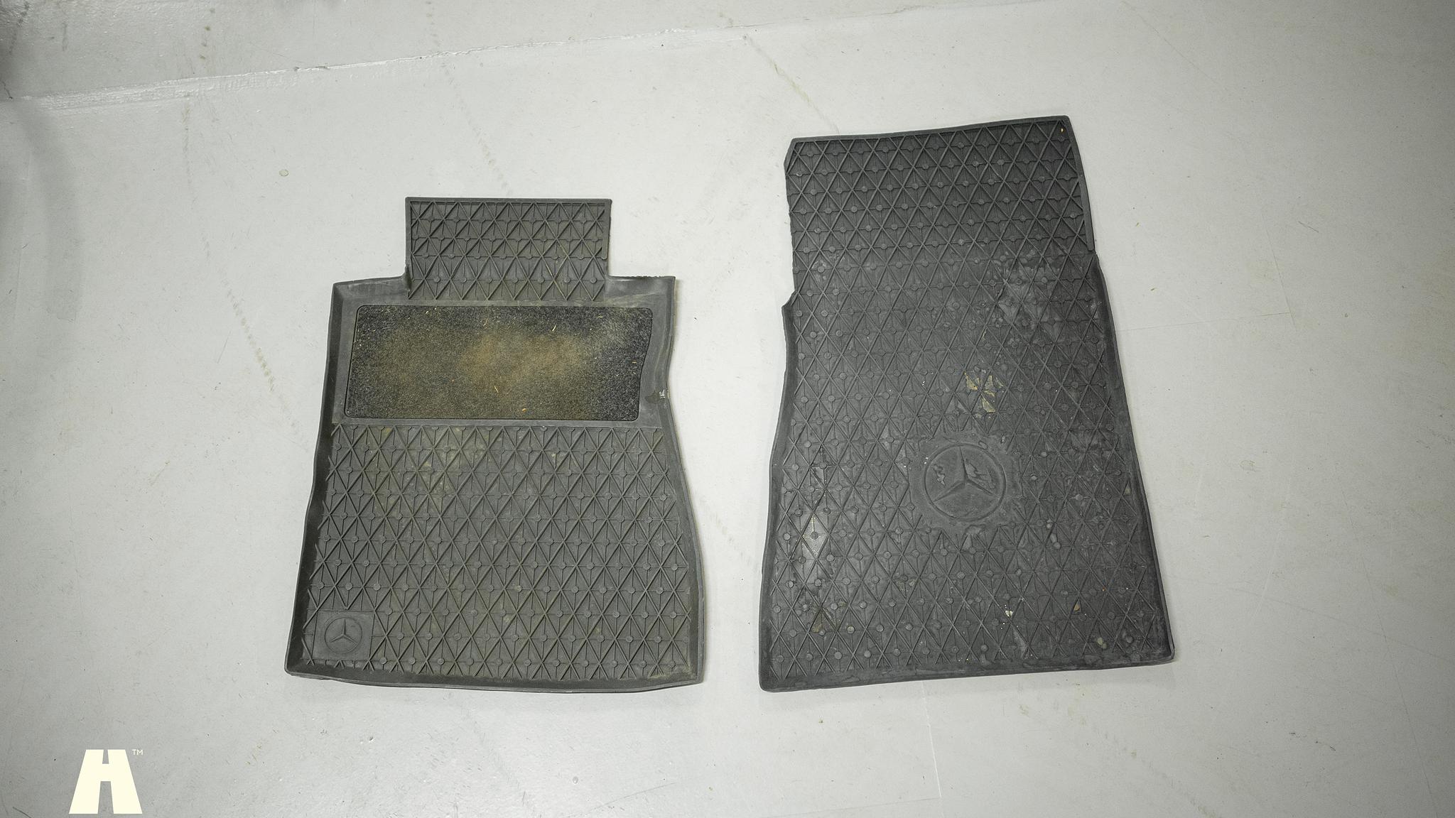 Interiörbild 1975 Mercedes SL 350