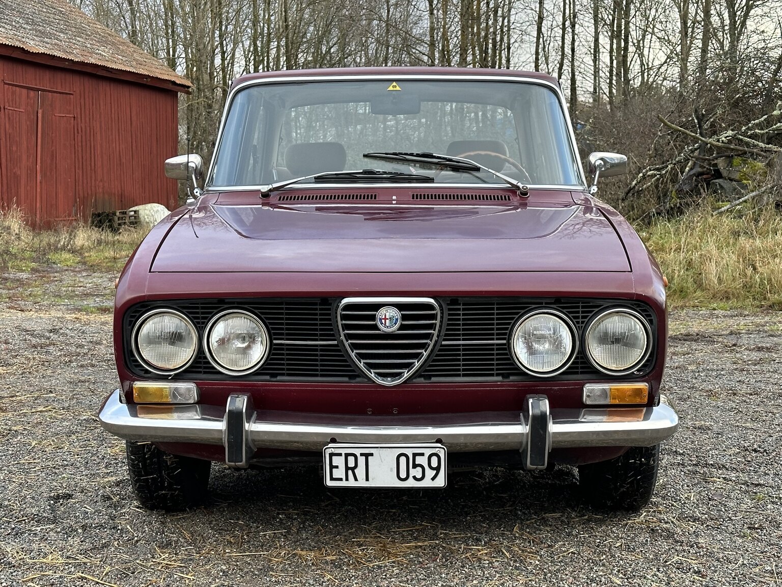 Exteriörbild på 1973 Alfa Romeo Berlina 2000