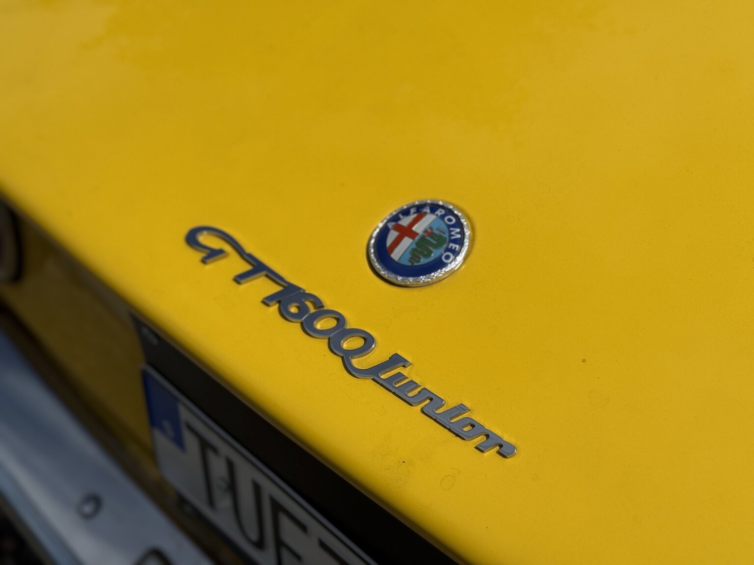 Exterior image of 1974 Alfa Romeo GT 1600 Junior