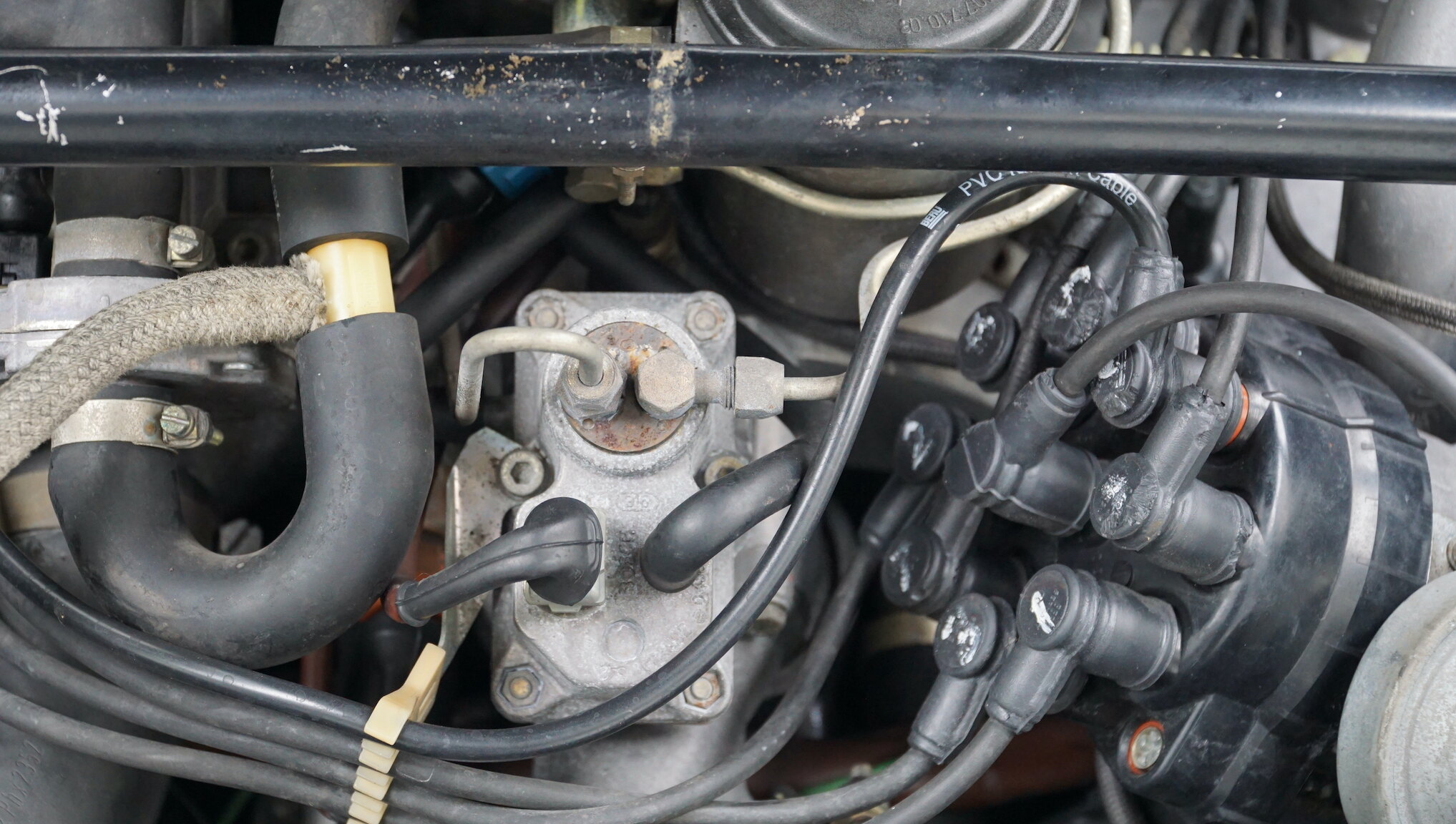 Image of 1983 Porsche 928S mechanics (7)