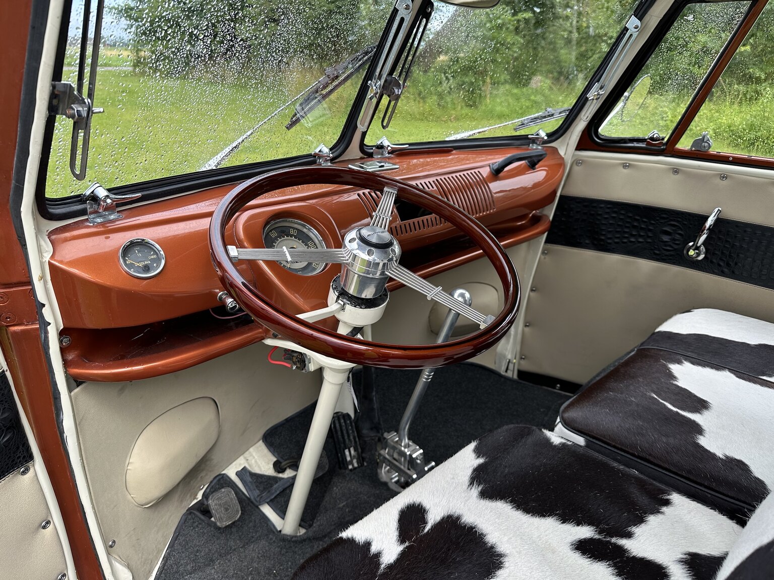 Interior image of 1970 Volkswagen T1
