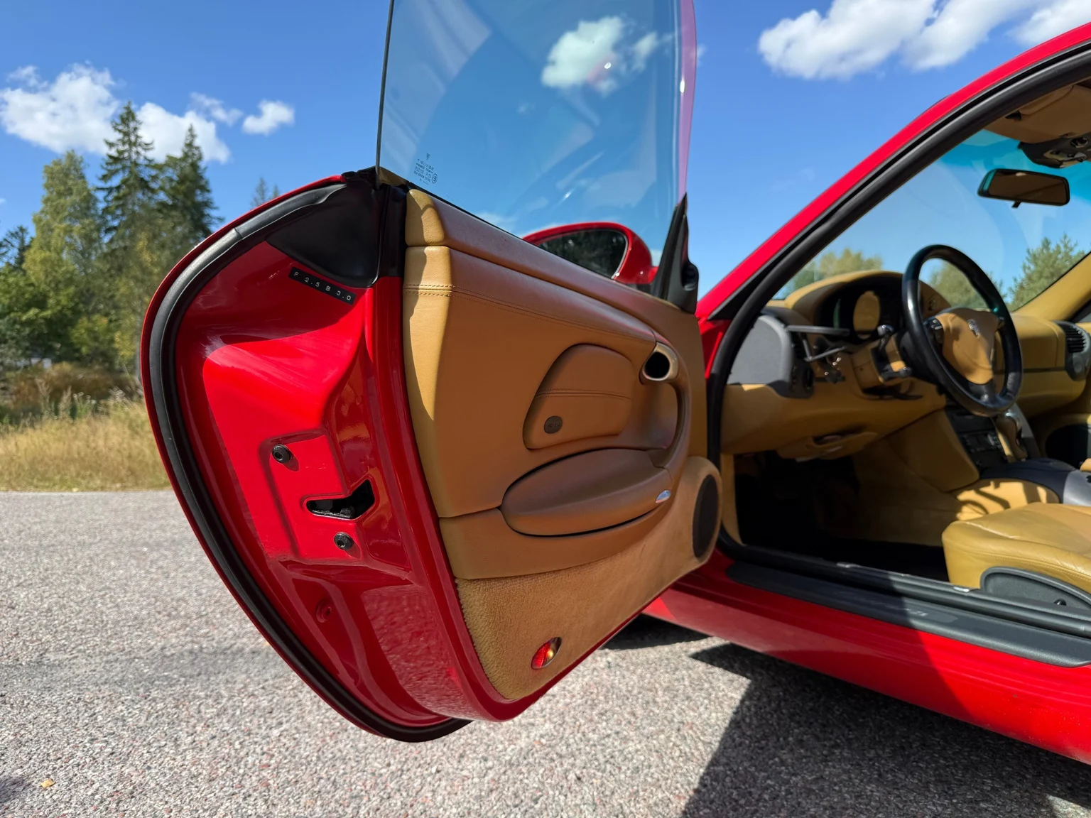Interior image of 1998 Porsche 911 Carrera (2)