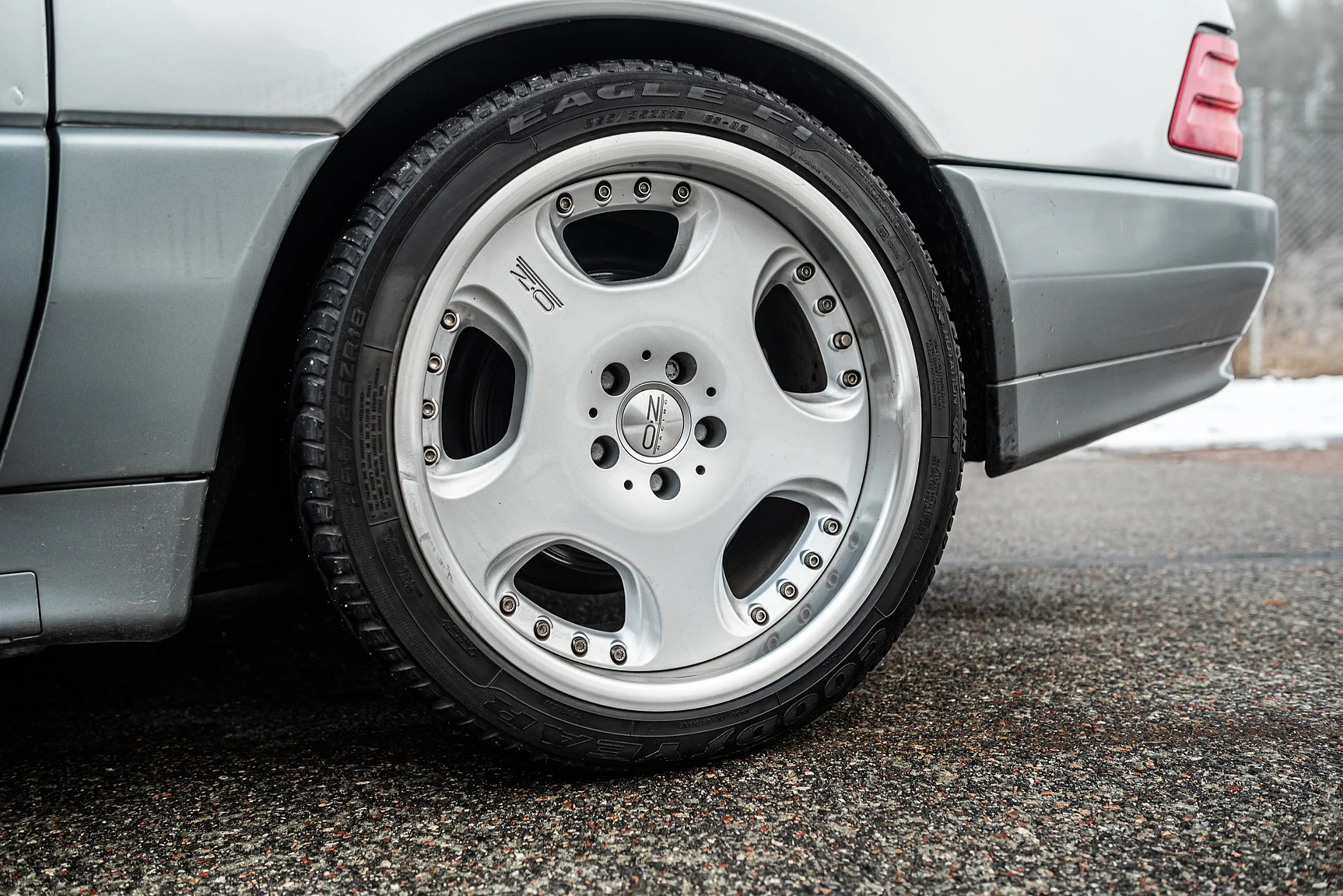 Exteriörbild på 1993 Mercedes-Benz 600 SL (33)