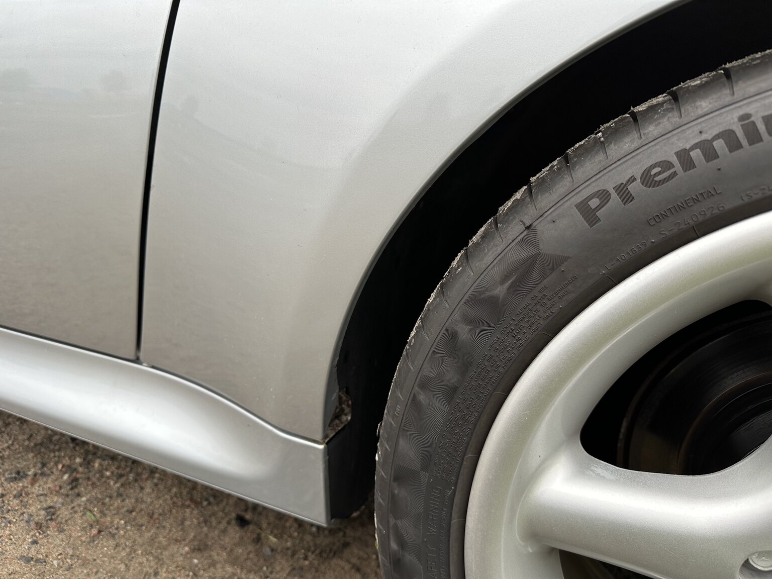 Exterior image of 1997 BMW Z3 2.8 Roadster