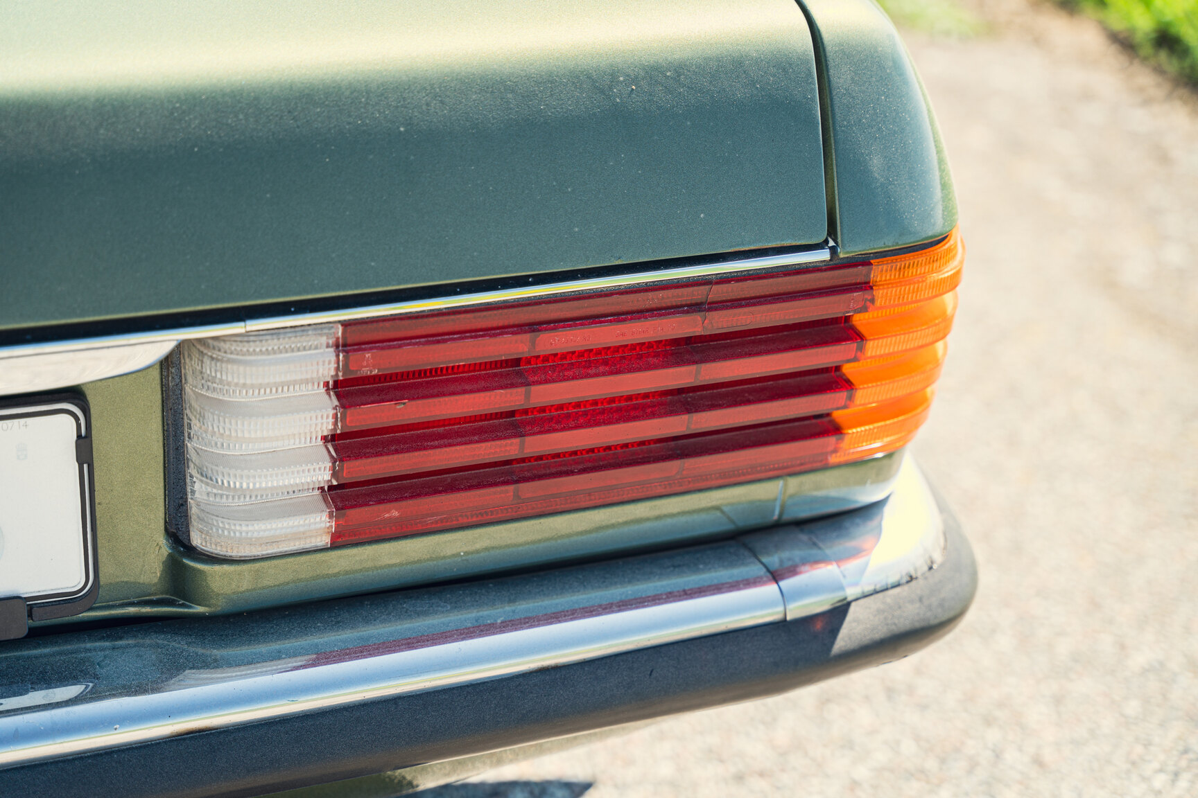 Exteriörbild på 1976 Mercedes-Benz 450 SLC (23)