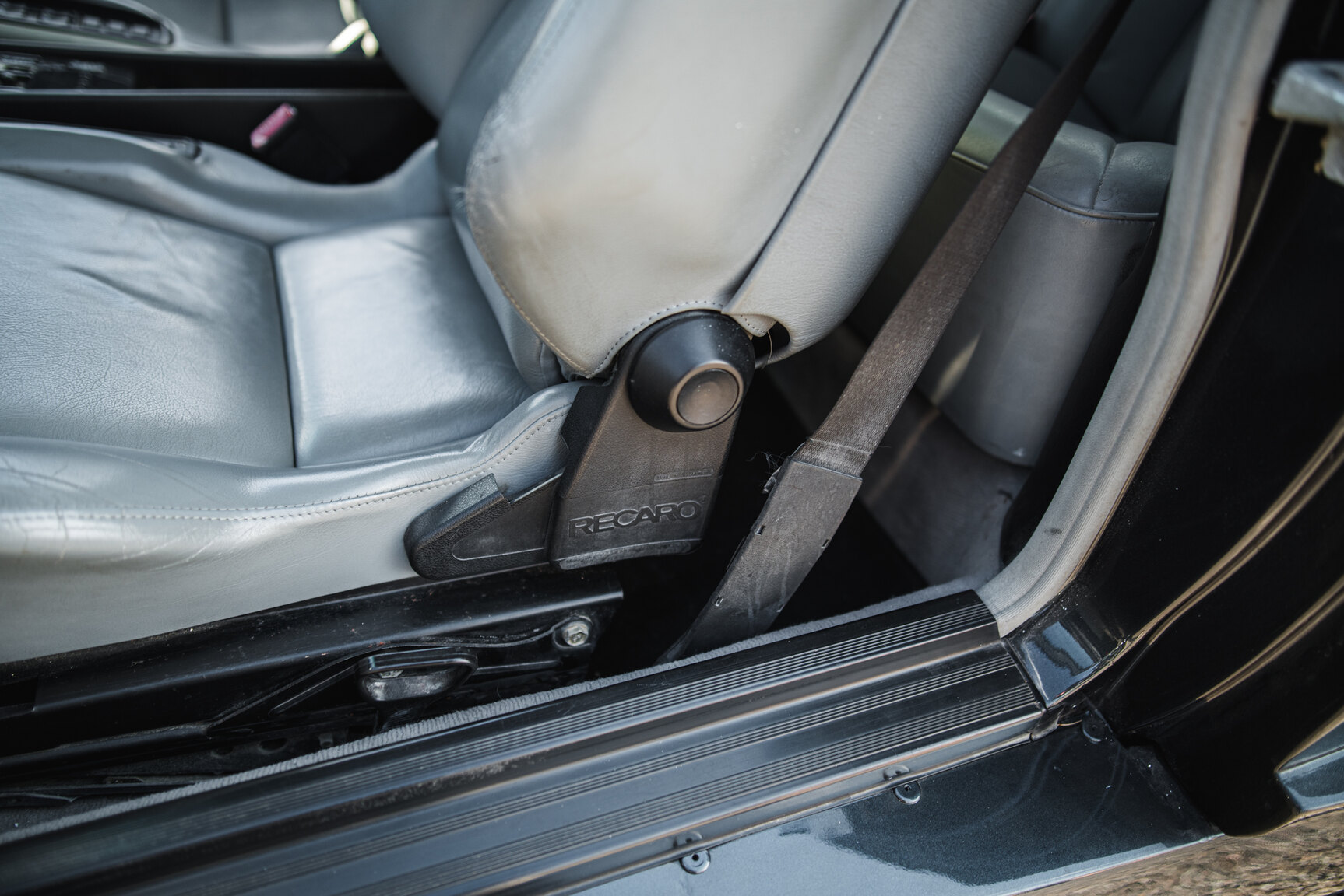 Interior image of 1989 Mercedes-Benz 300 CE Koenig Specials