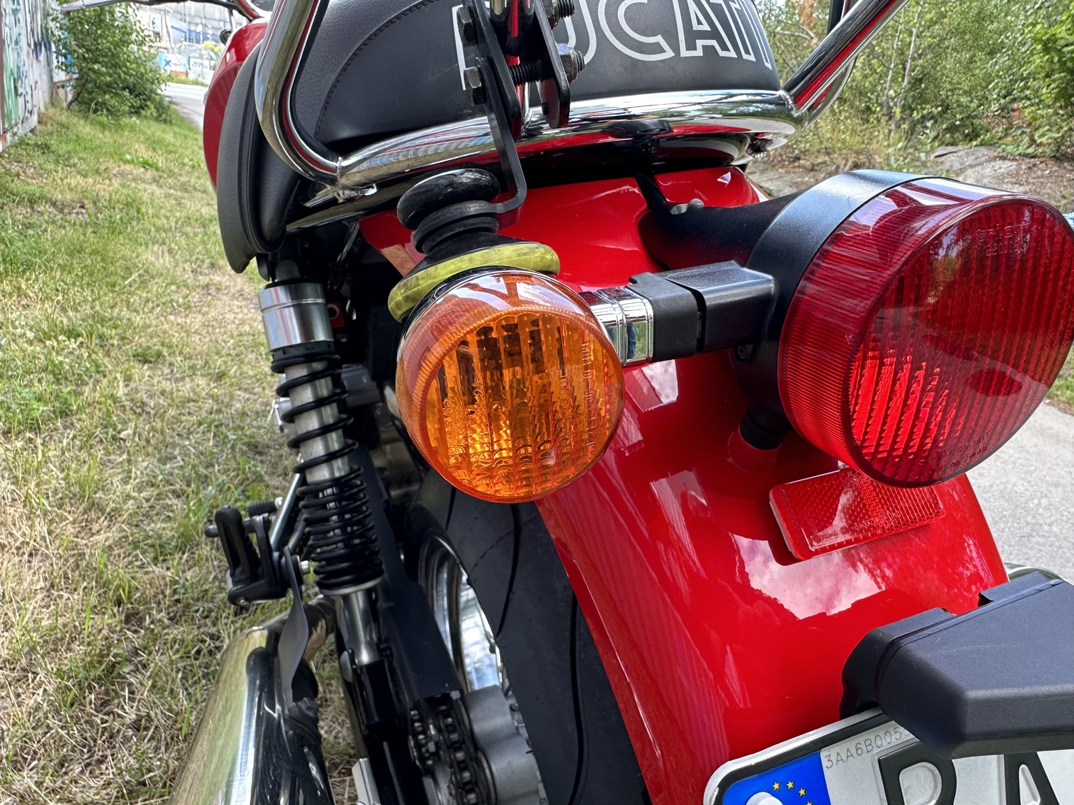 Exteriörbild på 2006 Ducati 1000 GT (40)