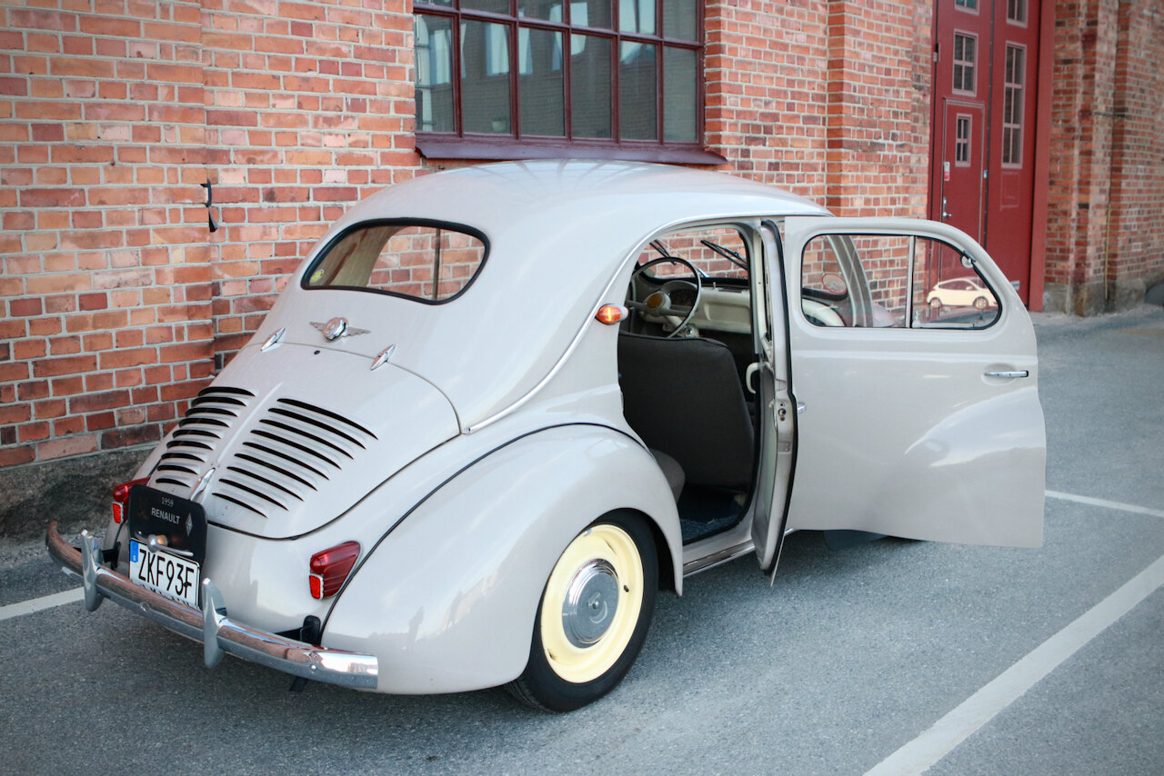 Exterior image of 1959 Renault 4CV (15)