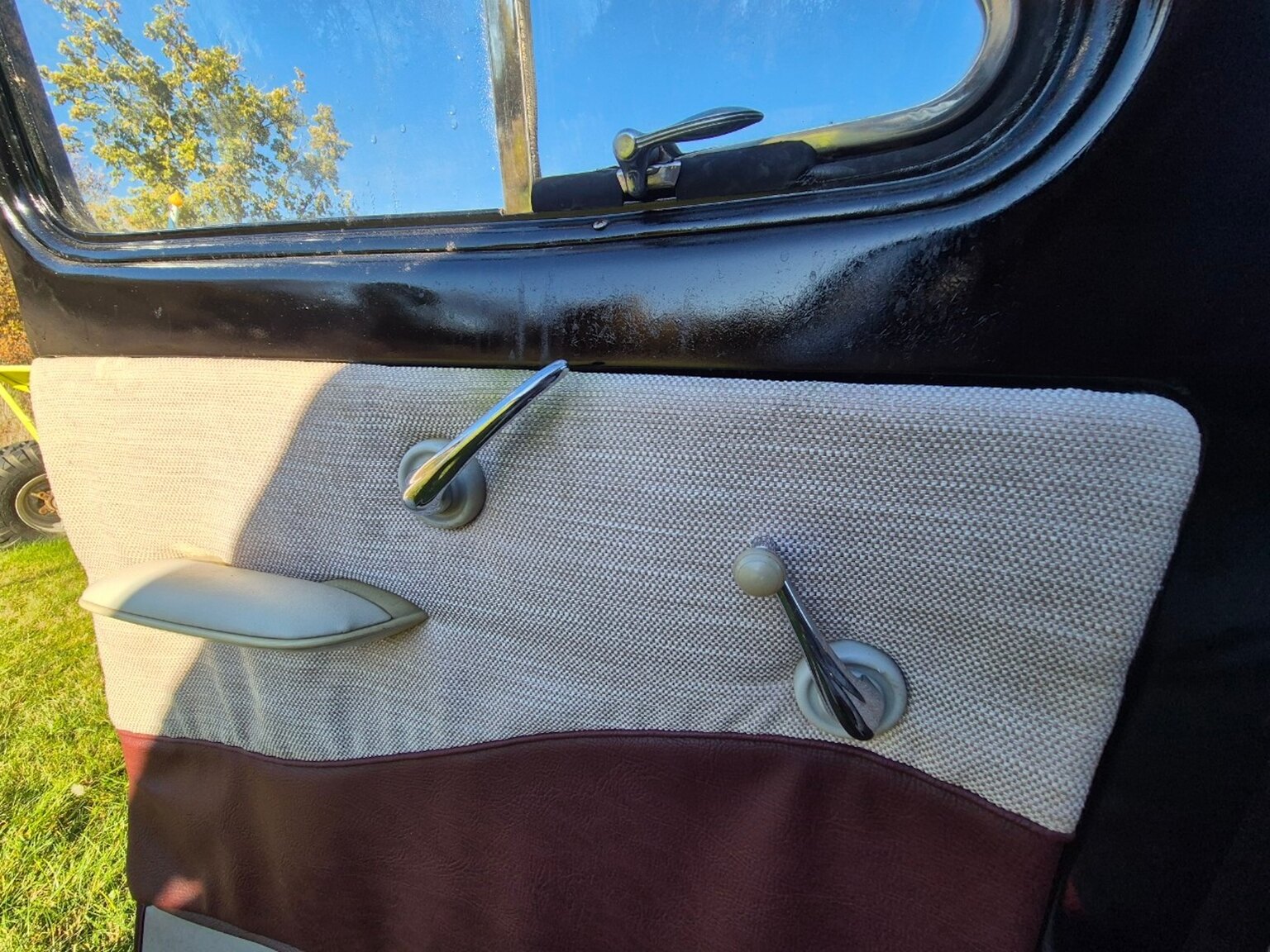 Interior image of 1954 Ford Vedette 3.9 V8