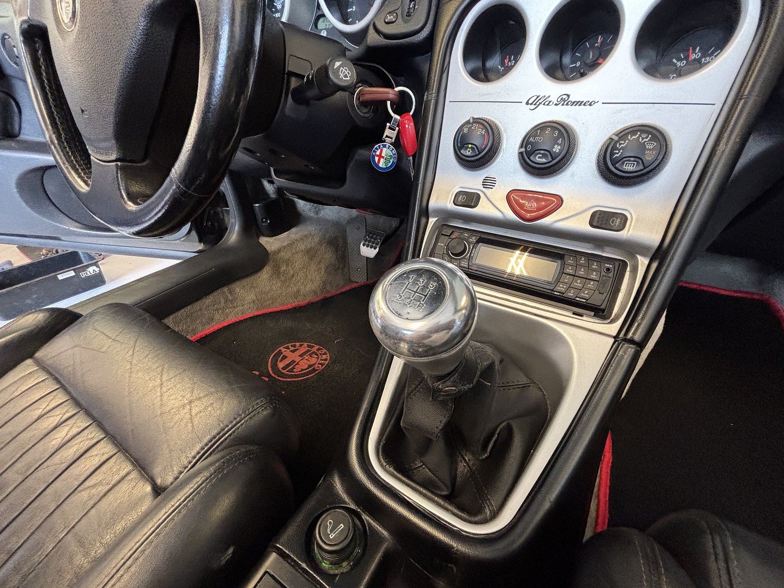 Interior image of 2000 Alfa Romeo Spider 2.0 T.Spark 16V