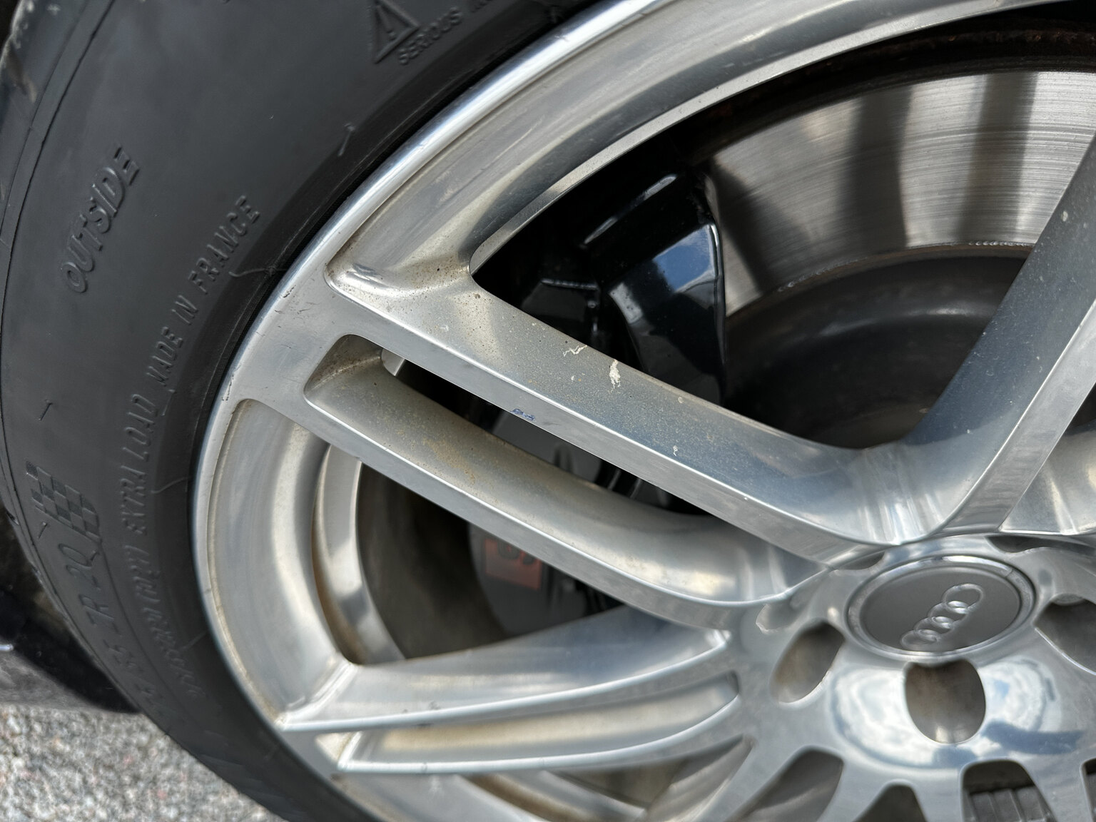 Exterior image of 2009 Audi S8 5.2 V10 FSI Quattro