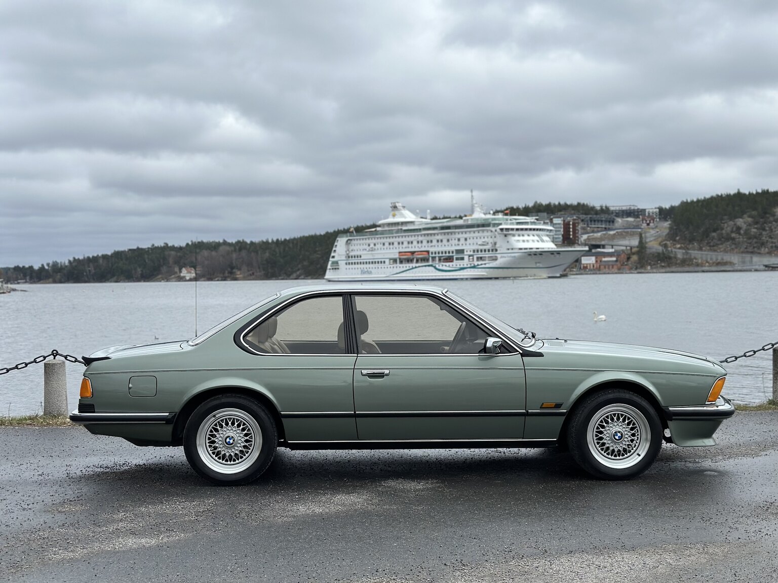 Exterior image of 1986 BMW 635CSi