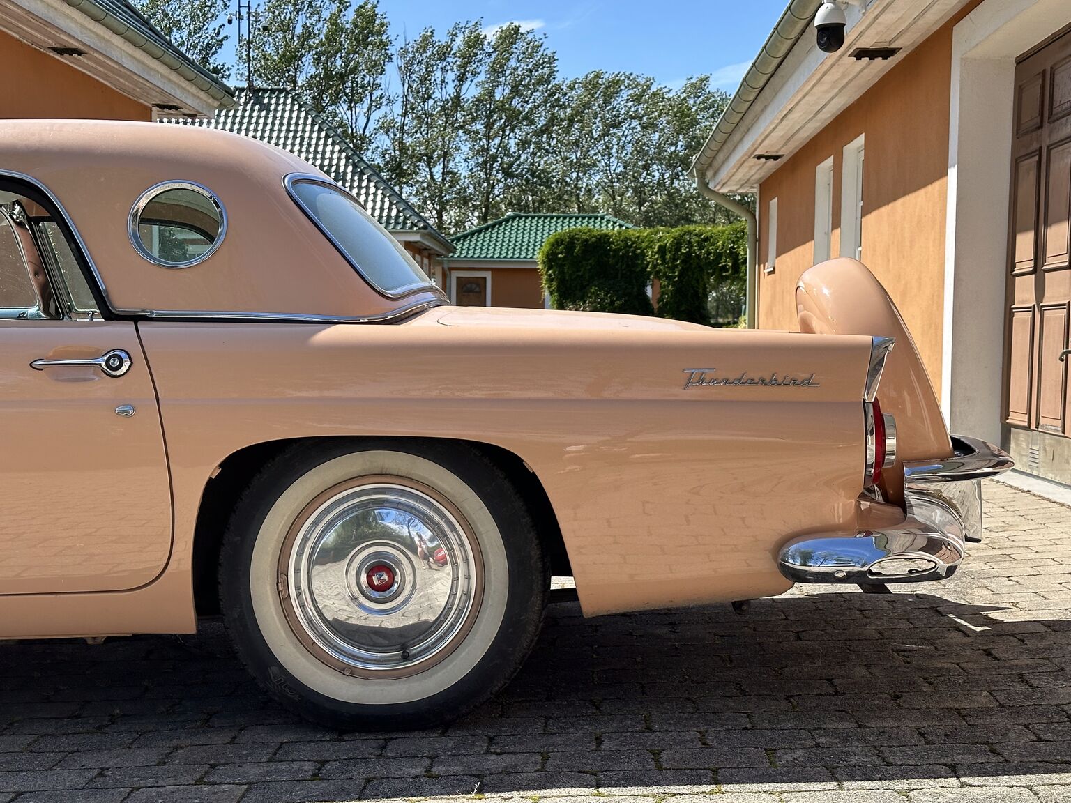 Exteriörbild på 1956 Ford Thunderbird Convertible