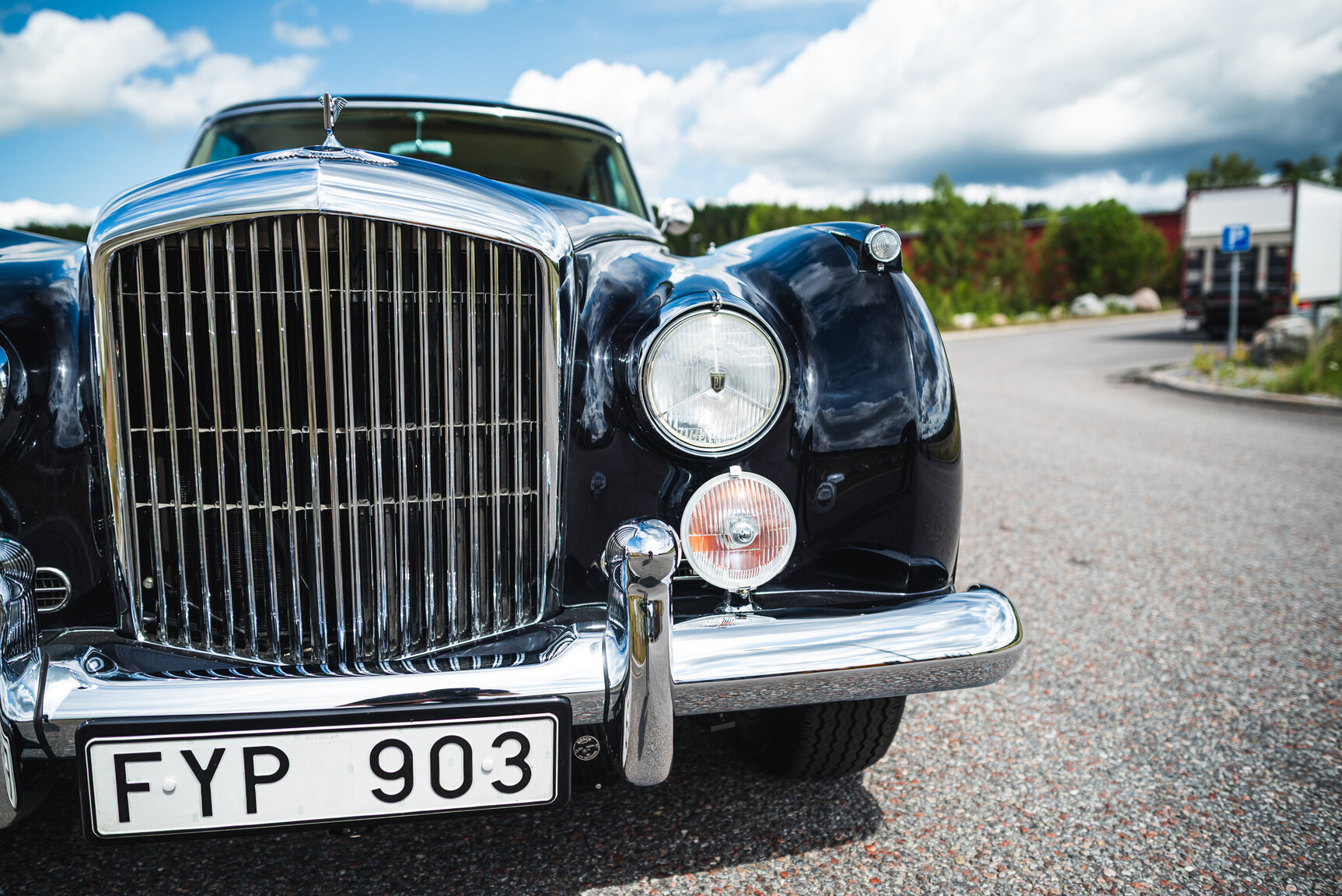 Exterior image of 1960 Bentley S2 Continental 