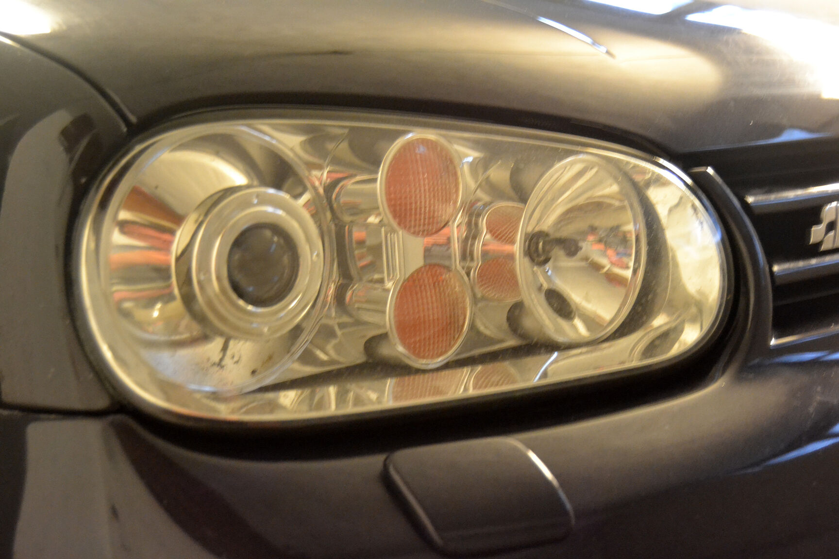 Exteriörbild på 2003 Volkswagen Golf R32 MK4 (11)