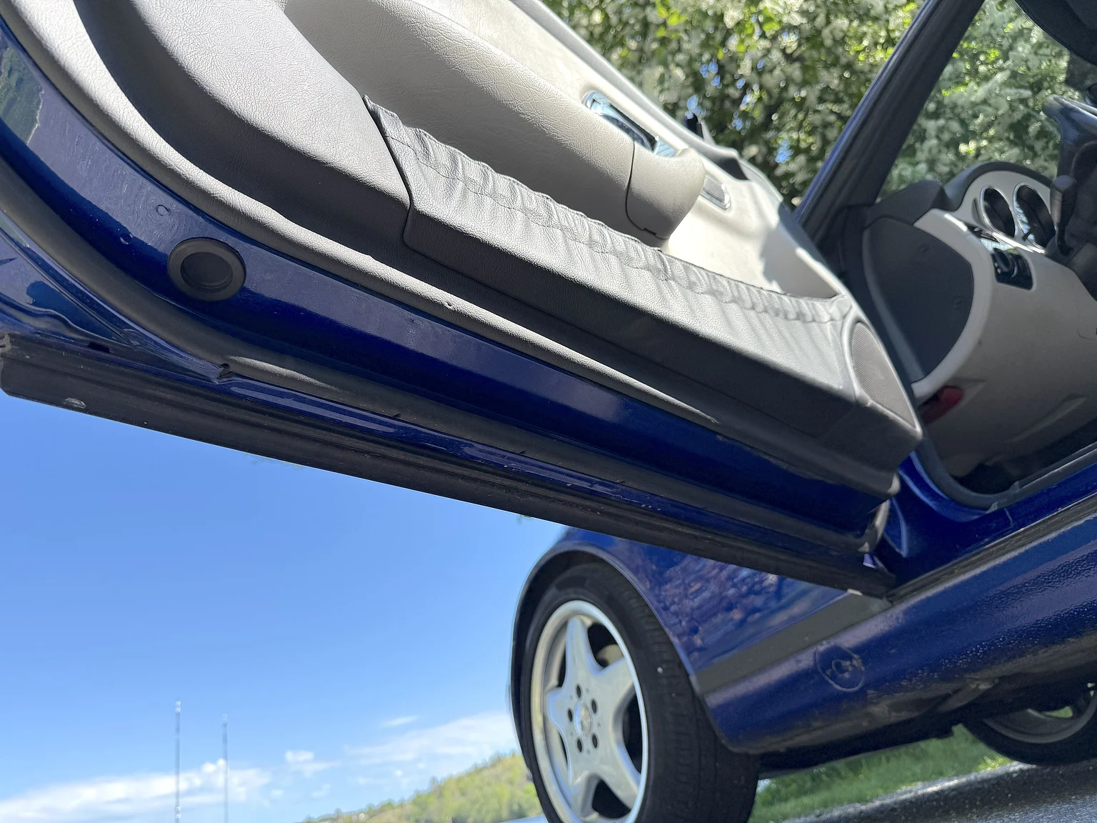Interior image of 1997 Mercedes-Benz 230 SLK (3)