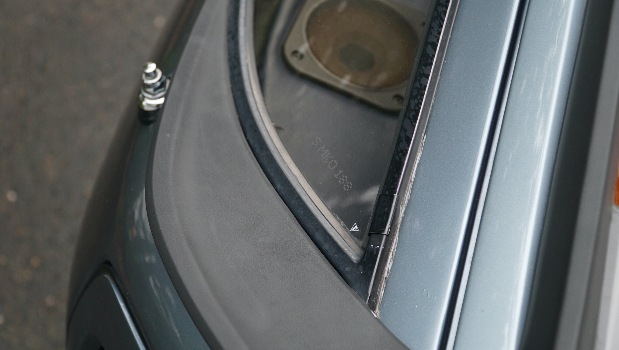 Exterior image of 1983 Porsche 928S (18)