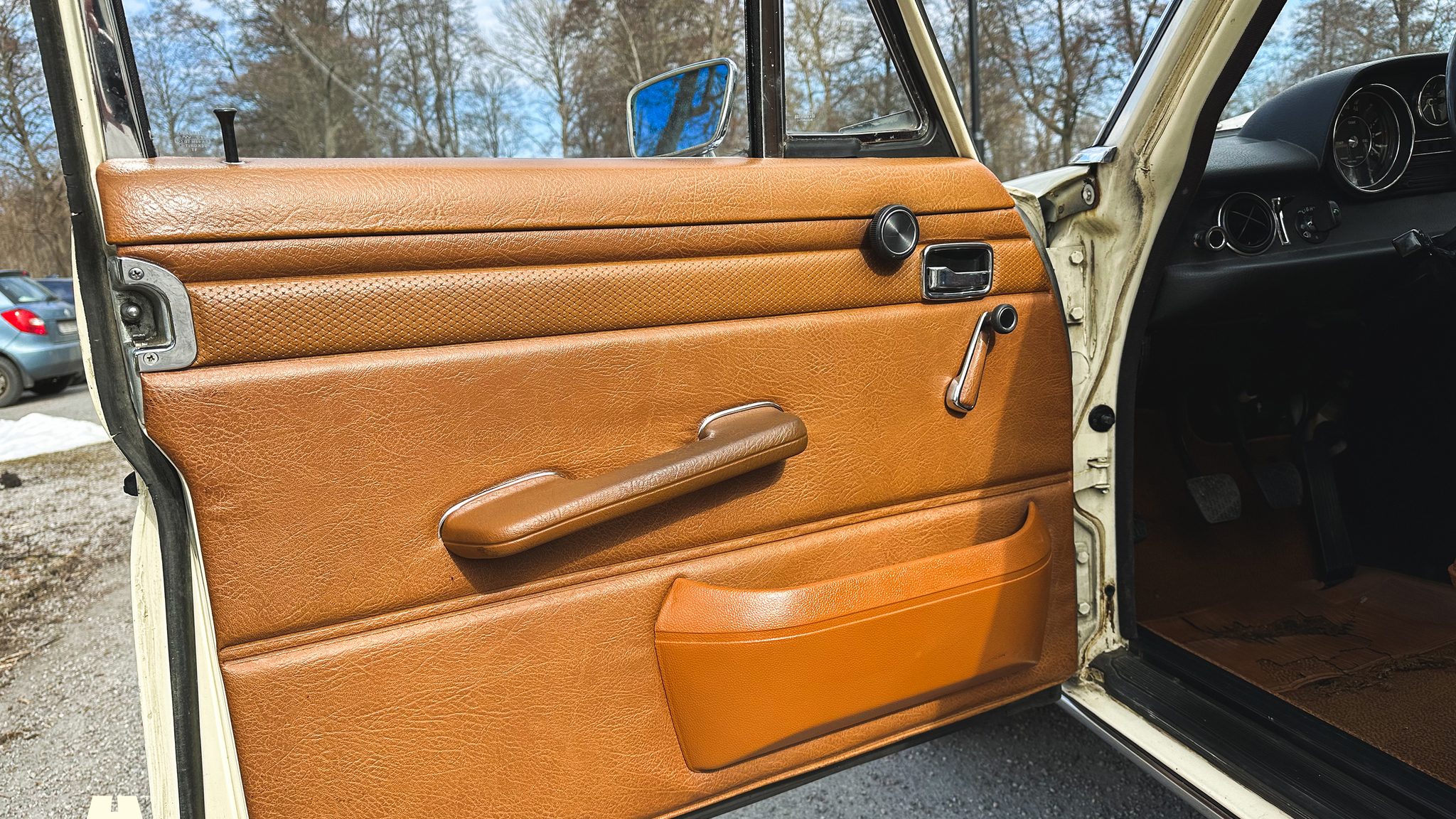 Interiörbild 1972 Mercedes-Benz 200
