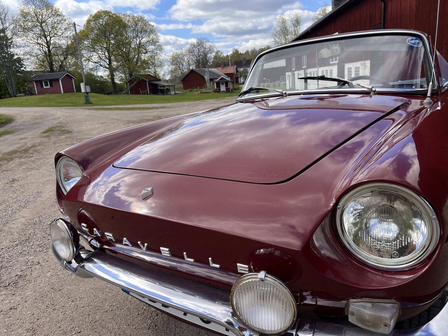 Exterior image of 1967 Renault Caravelle Coupé