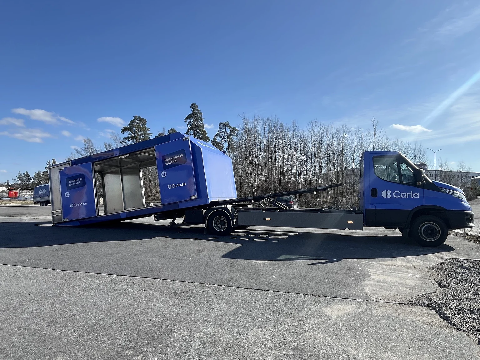 Exteriörbild på 2022 Iveco Daily 70-180 chassis Biltransport (4)