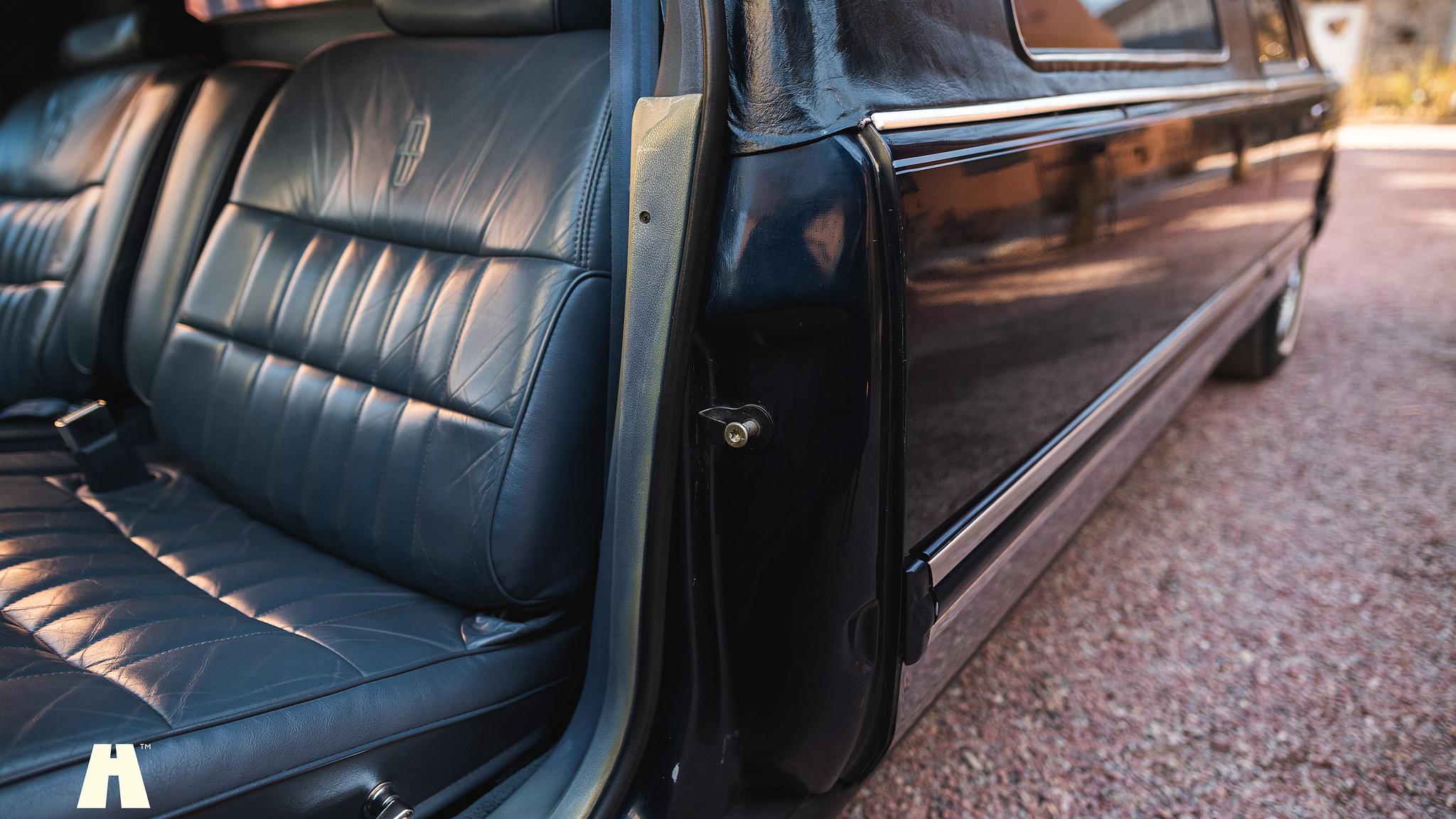 Innenraumfoto von 1992 Lincoln Town Car Limousine 