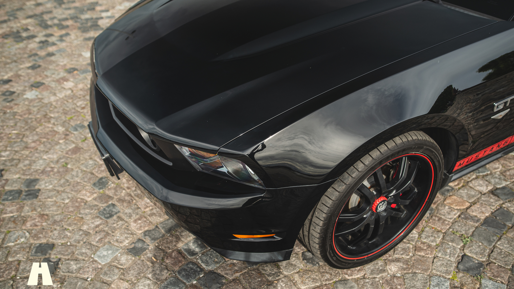 Exterior image of 2010 Ford Mustang GT 