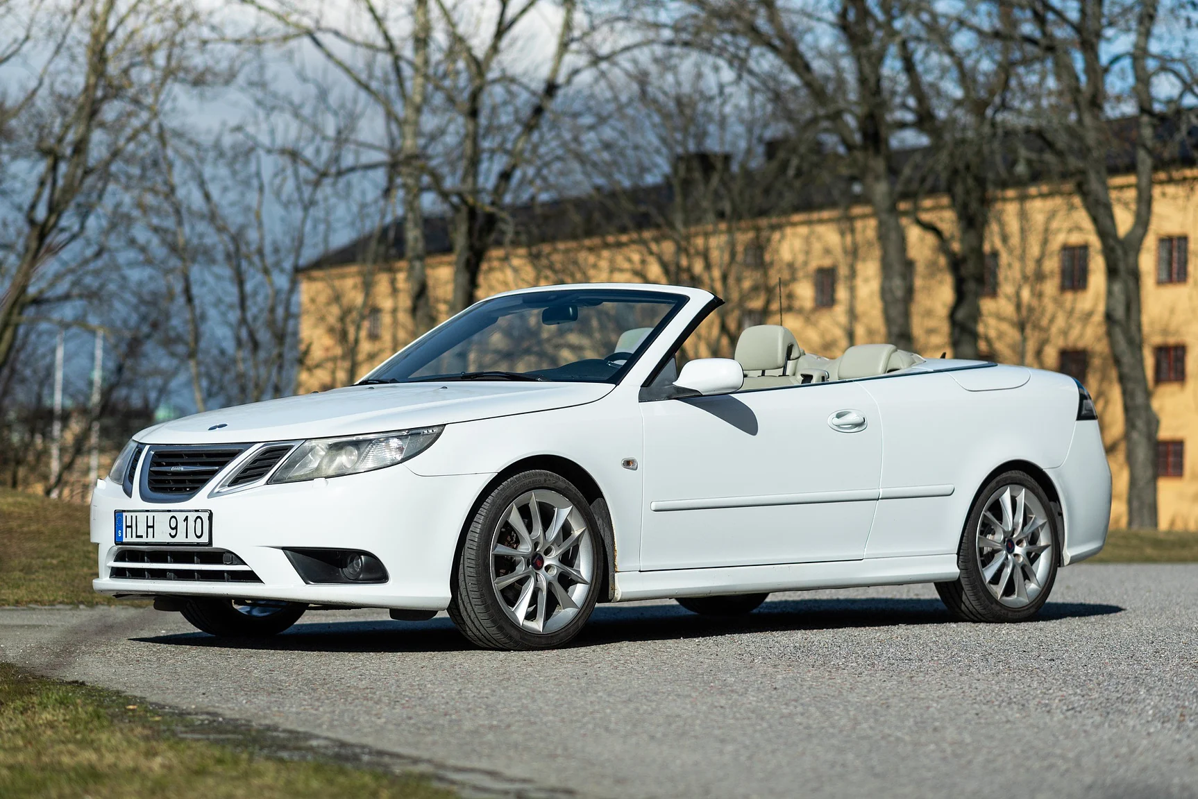 Exterior image of 2008 SAAB 9-3 Vector 2.0T Cabriolet (8)