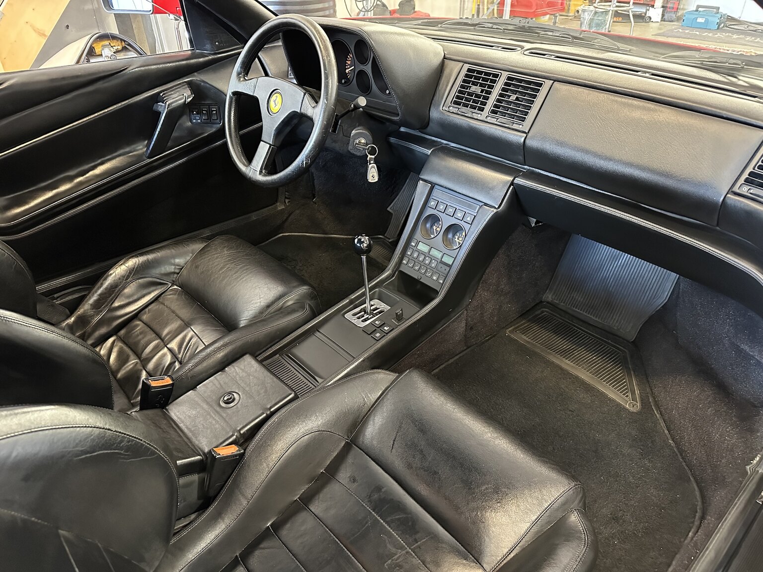 Interior image of 1990 Ferrari 348 (31)