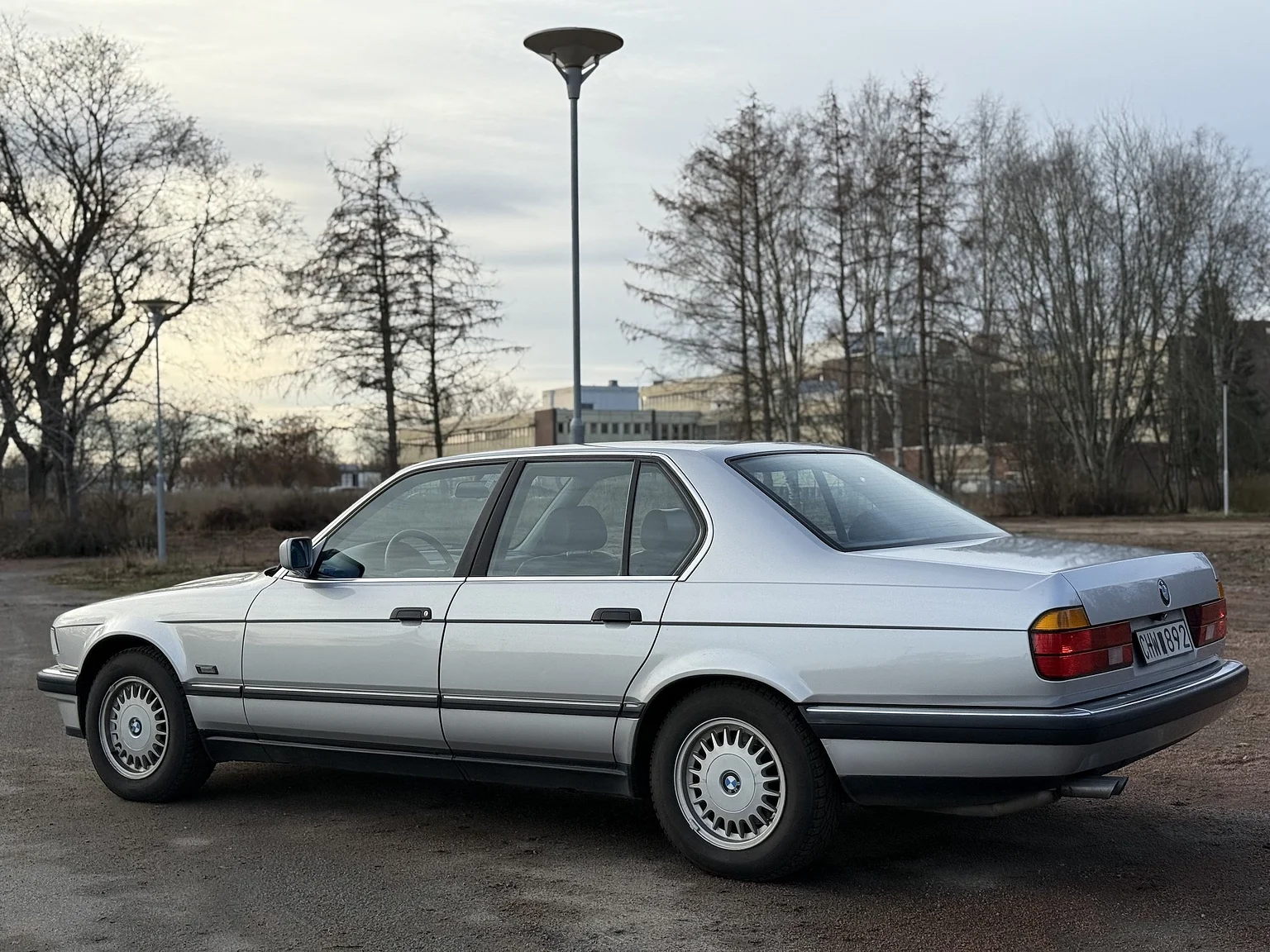 Exteriörbild på 1992 BMW 730iA (21)