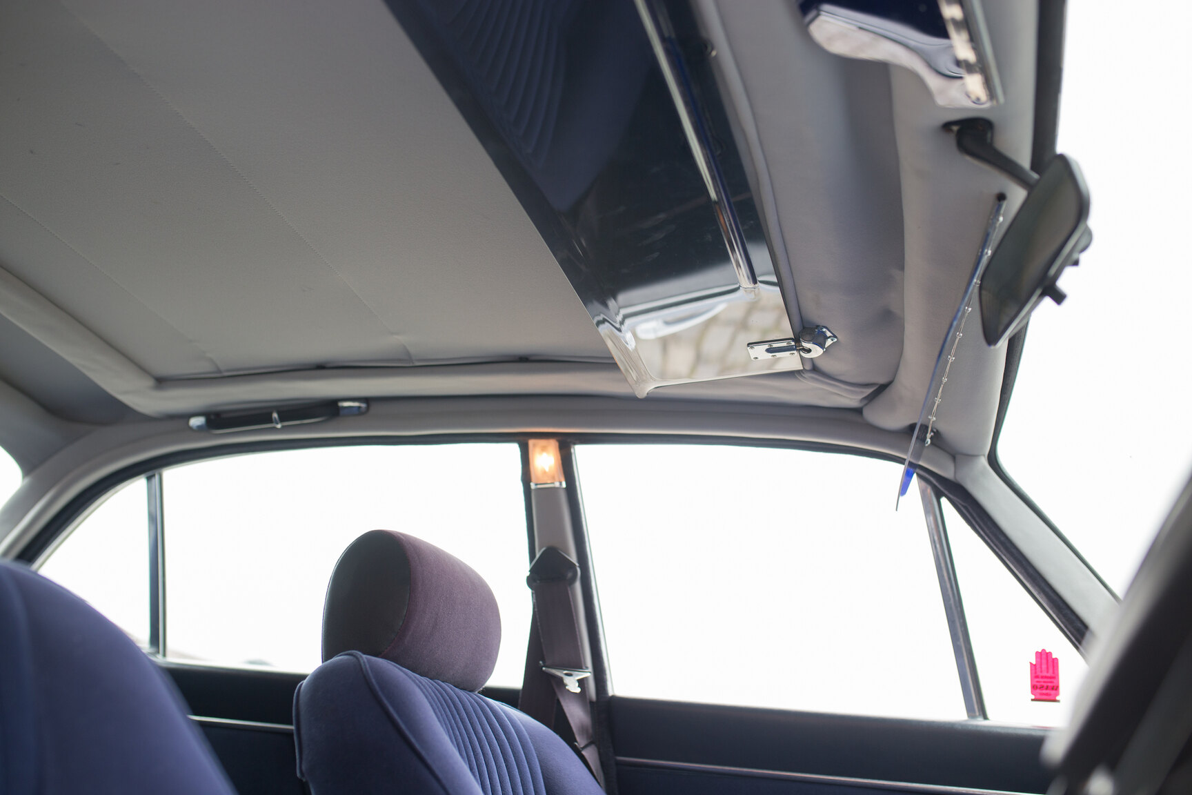 Interior image of 1975 JAGUAR XJ6  (47)