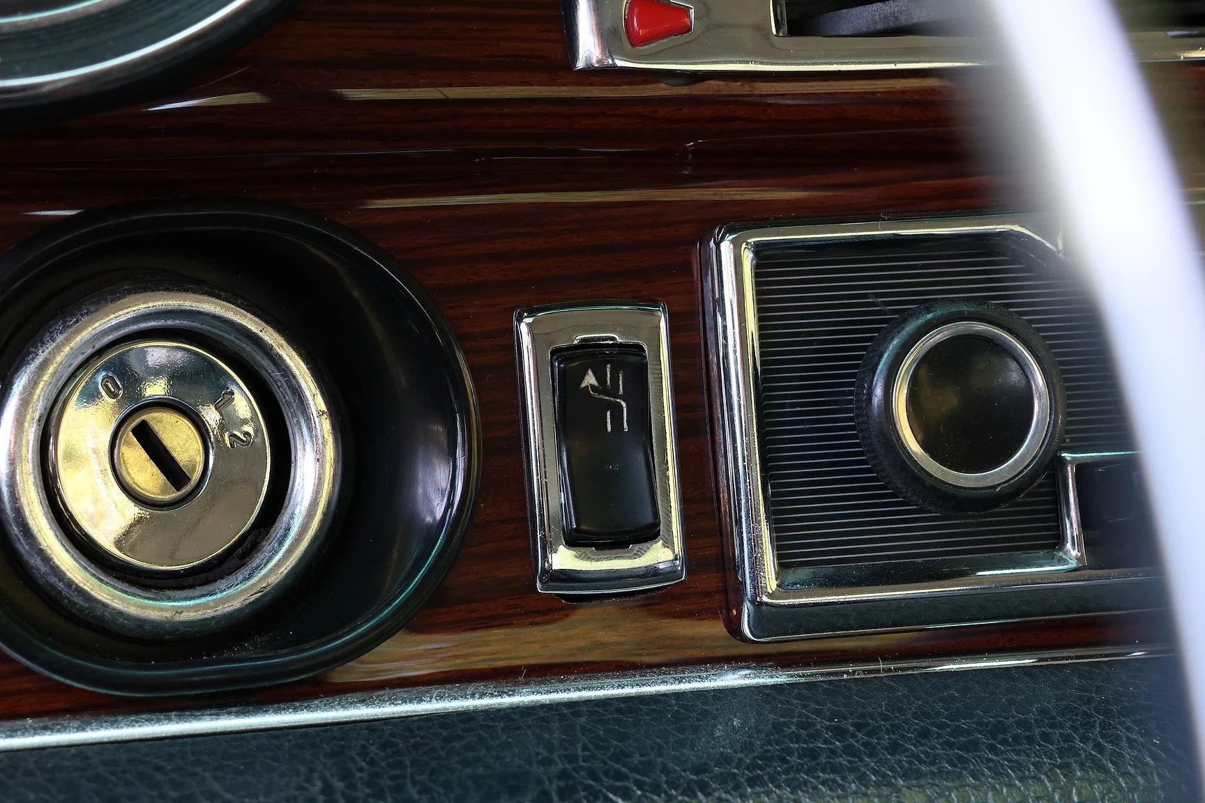 Interior image of 1972 Mercedes-Benz 280 SE 4.5  (49)